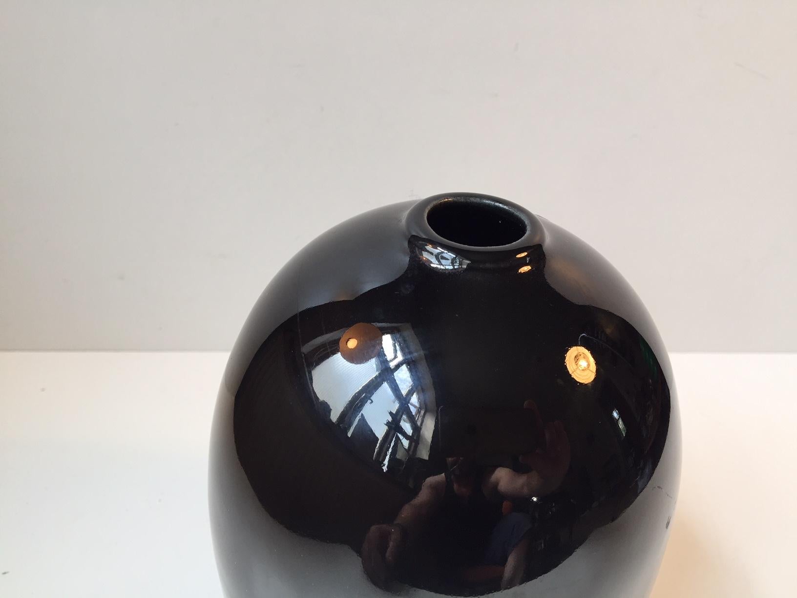 Swedish Vintage Modernist Black Stoneware Egg Vase from Höganäs
