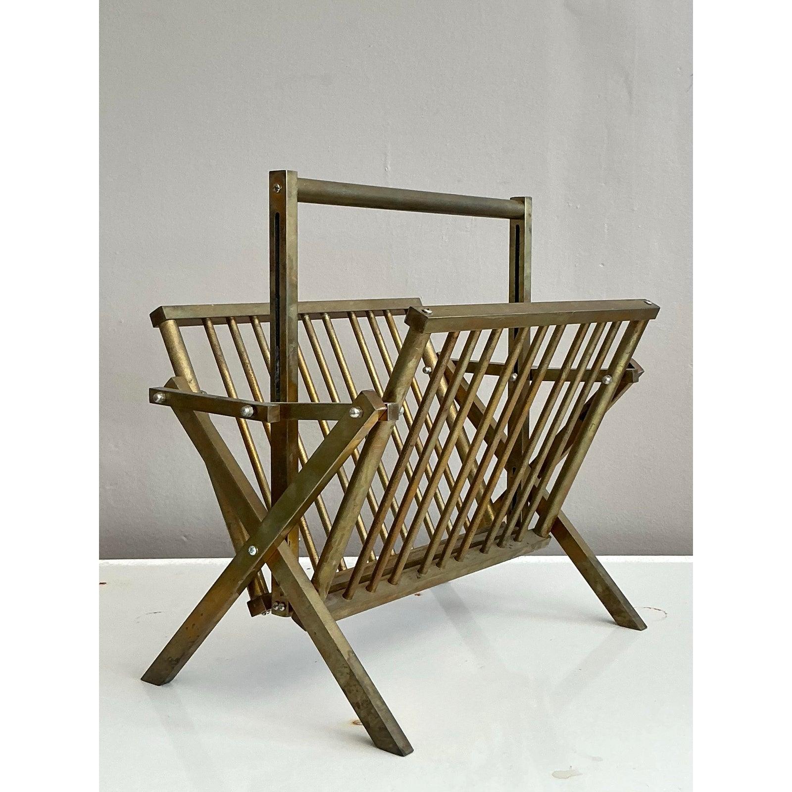 Vintage Modernist Messing Zeitungsständer (Moderne der Mitte des Jahrhunderts) im Angebot