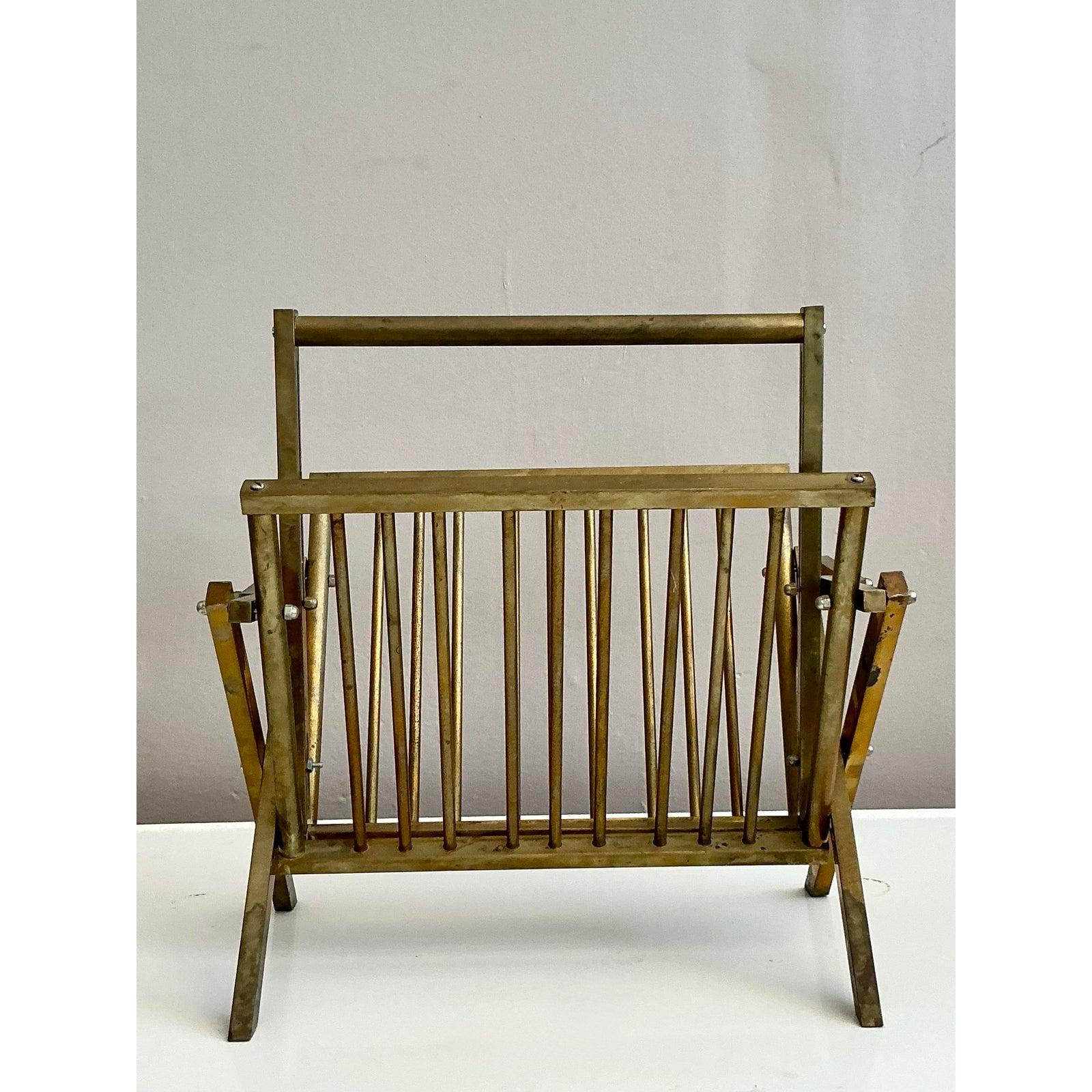 Vintage Modernist Messing Zeitungsständer im Angebot 1