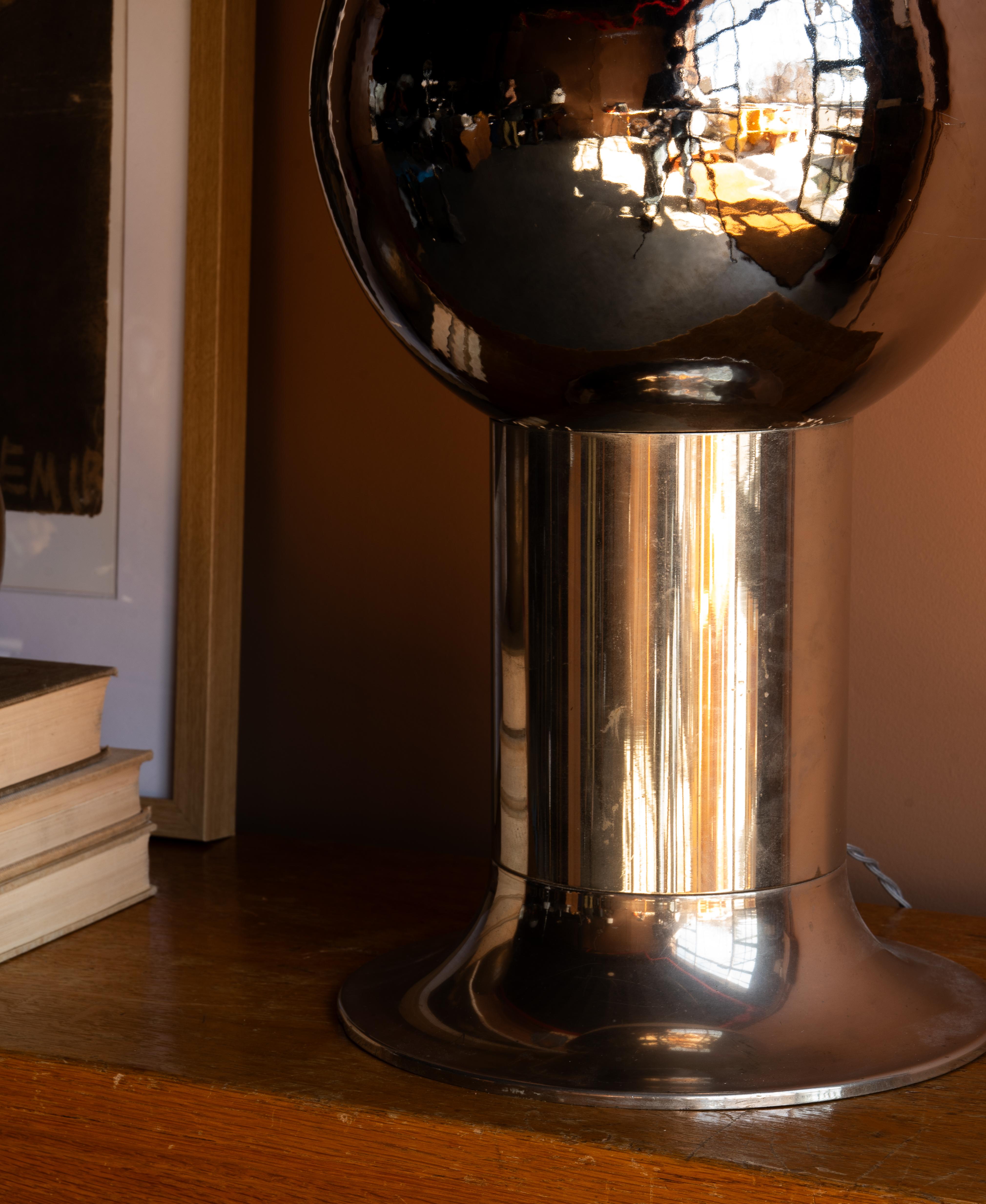 Vintage Modernist Chrome Table Lamp In Good Condition For Sale In Brooklyn, NY