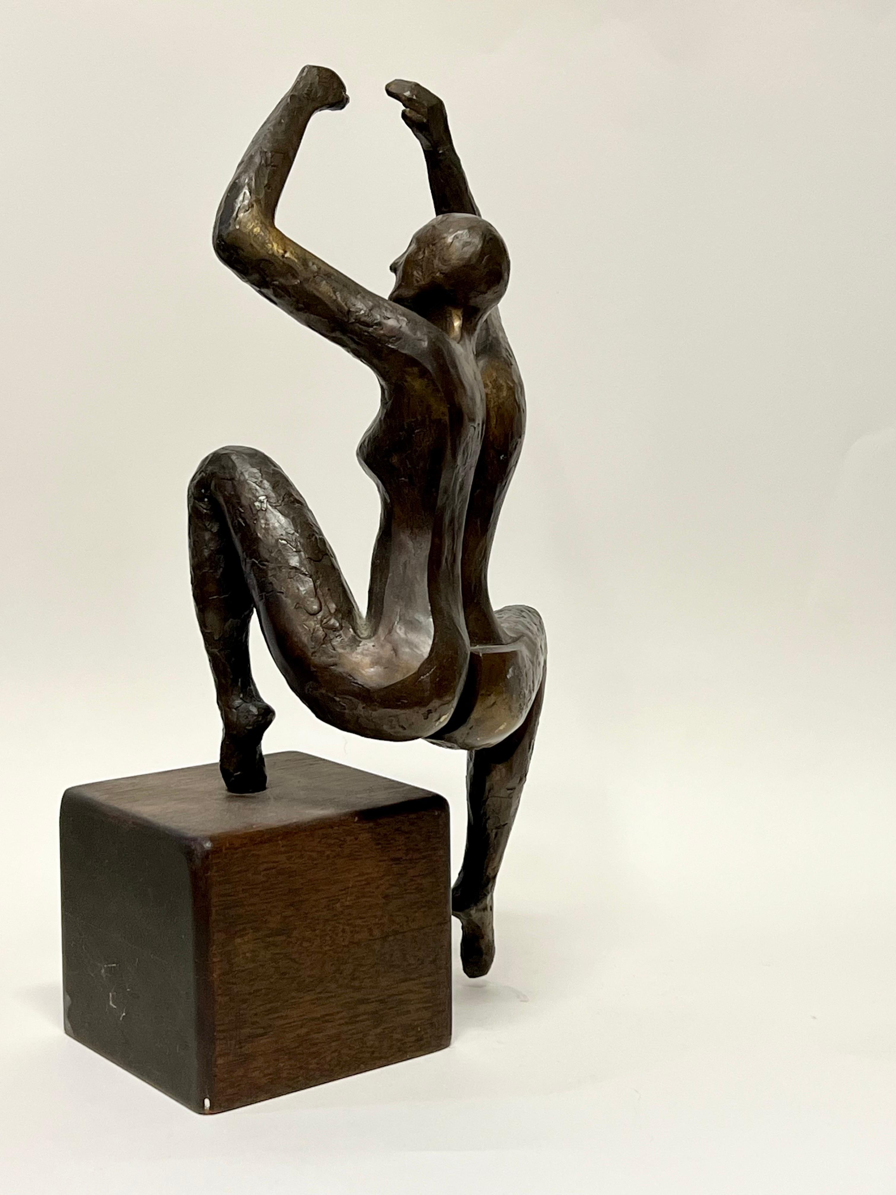 Vintage Modernist Figurative Bronze Sculpture  For Sale 6