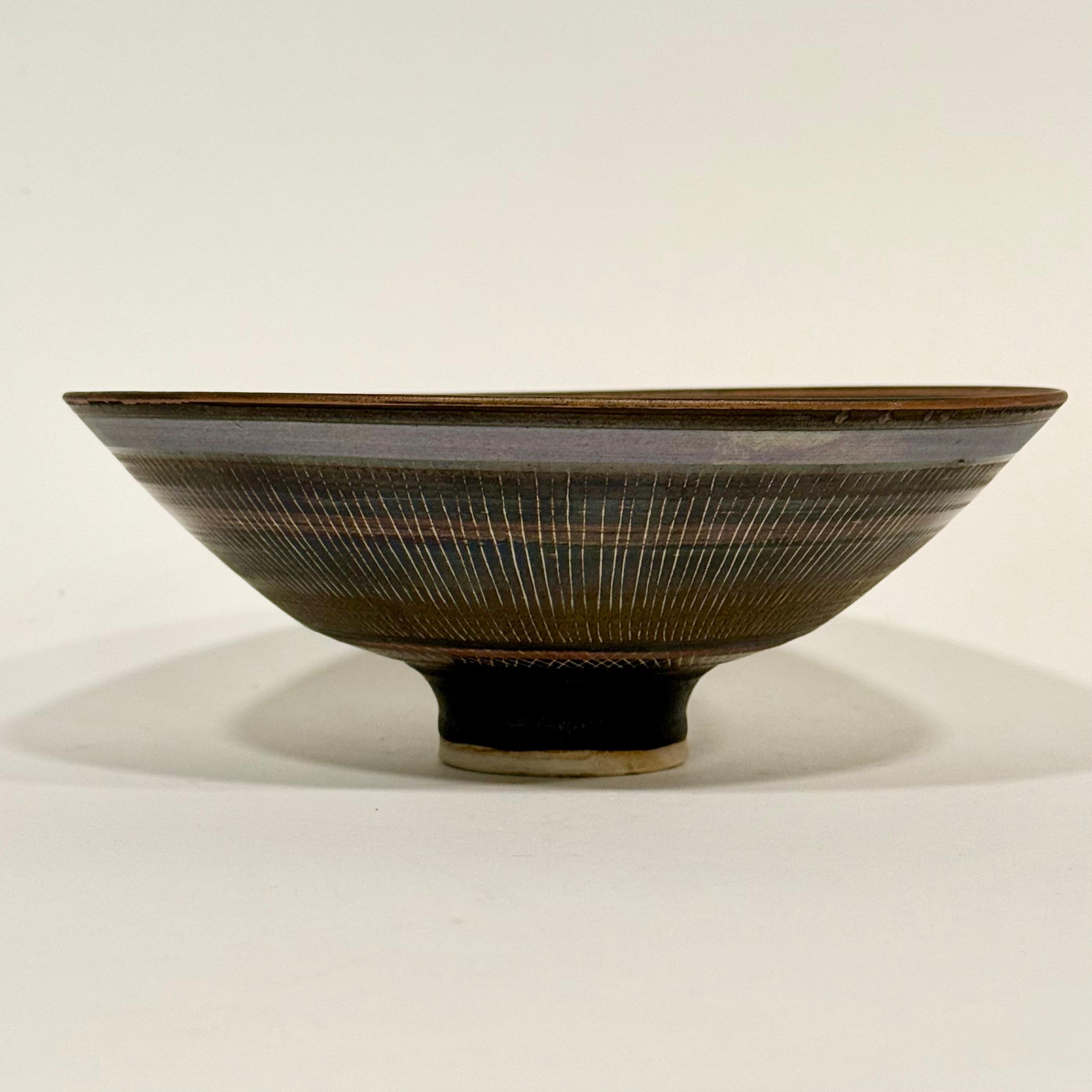 Fine XX secolo Ciotola modernista d'epoca con bordo svasato in ceramica, stile Lucie Rie in vendita