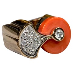 Vintage Modernist High Polish 14K Yellow Gold Coral & Diamond Ring Ca. 1970’s