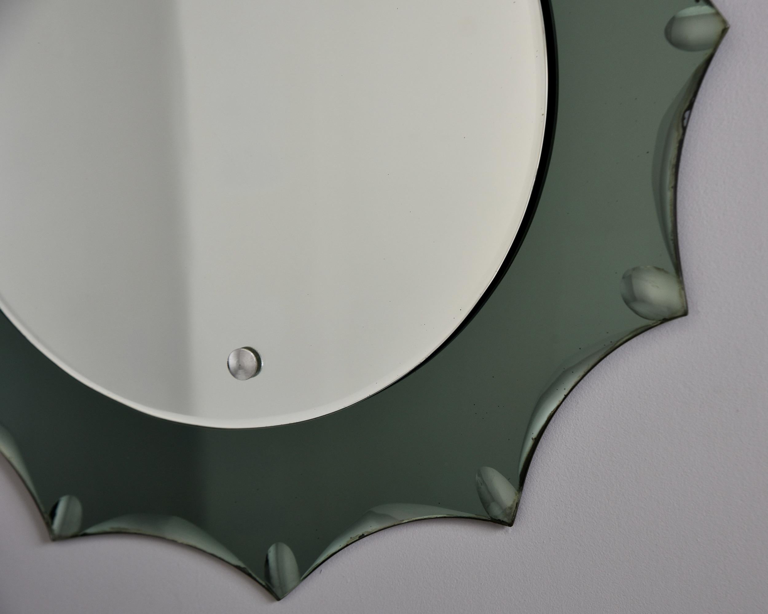 Verre d'art Miroir italien moderniste vintage avec bord festonné en verre fumé en vente