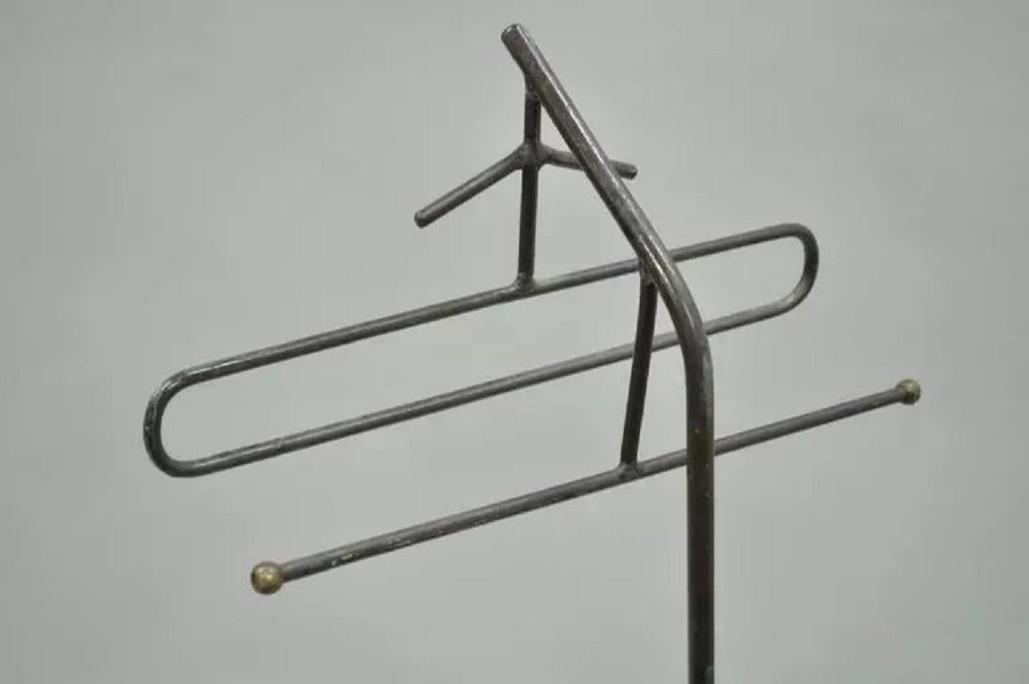 Mid-Century moderno Valigetta per abiti in ferro battuto in stile Jacques Adnet, vintage e modernista in vendita