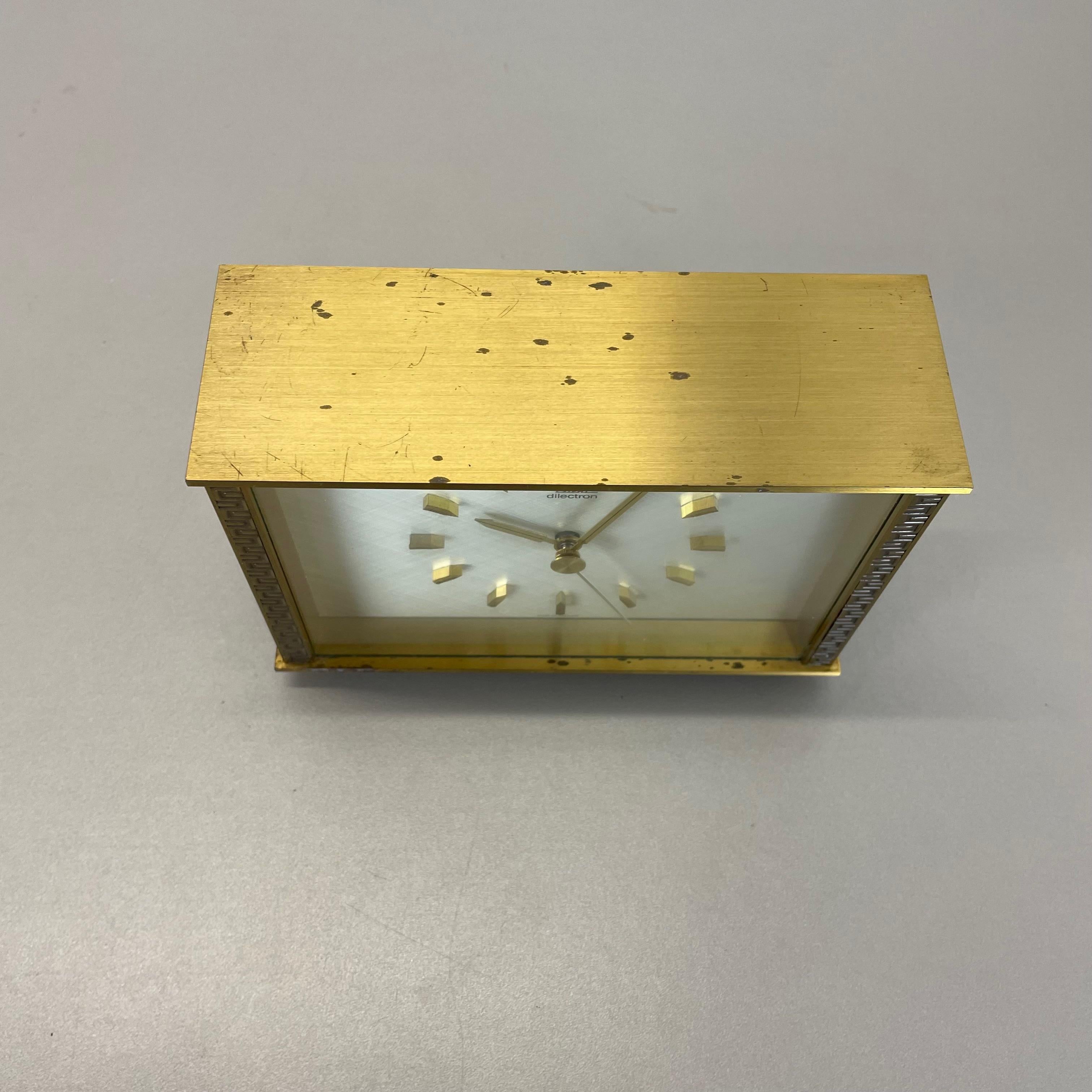 Vintage Modernist Metal Brass Table Clock by Diehl Dilectron, Germany 1960s In Good Condition For Sale In Kirchlengern, DE