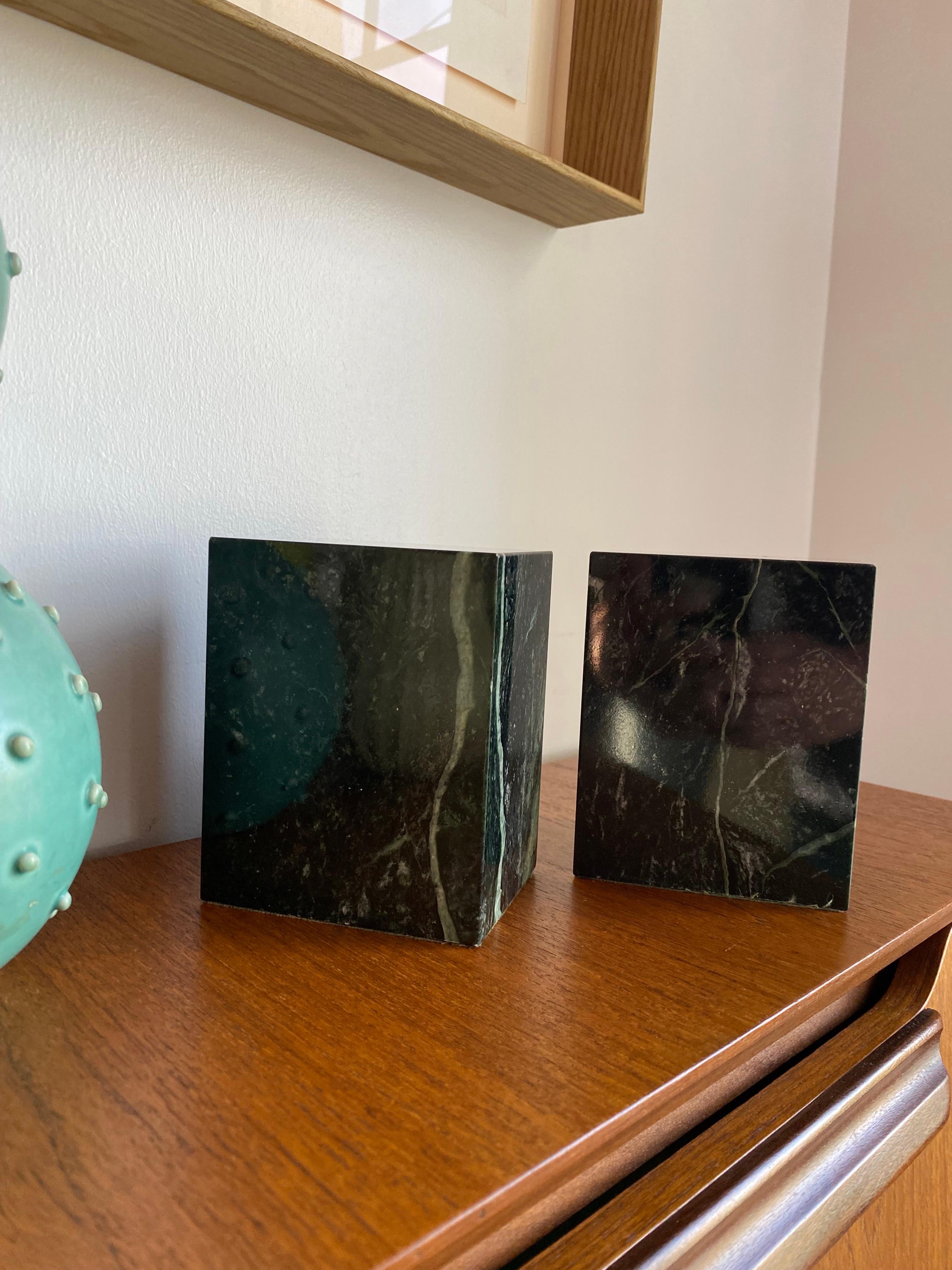 Mid-Century Modern Vintage Modernist Rectangular Black and Green  Marble Bookends Vermont Marble Co For Sale