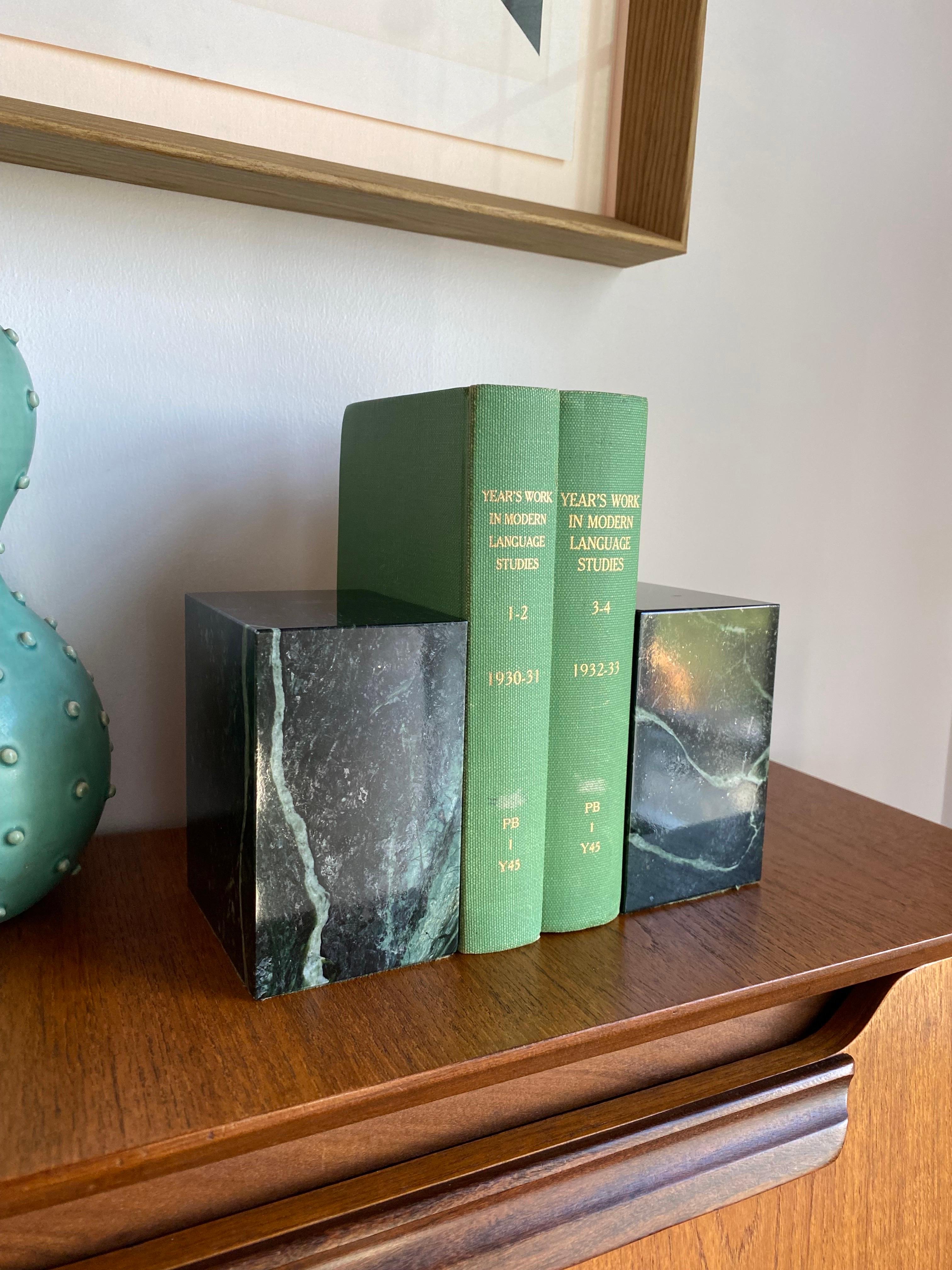 American Vintage Modernist Rectangular Black and Green  Marble Bookends Vermont Marble Co For Sale