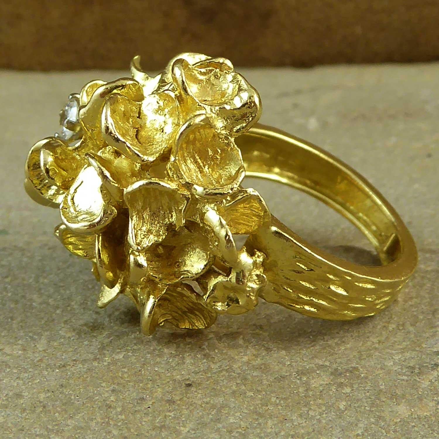 Round Cut Vintage Modernist Ring, Diamond Set, Yellow Gold, London 1967