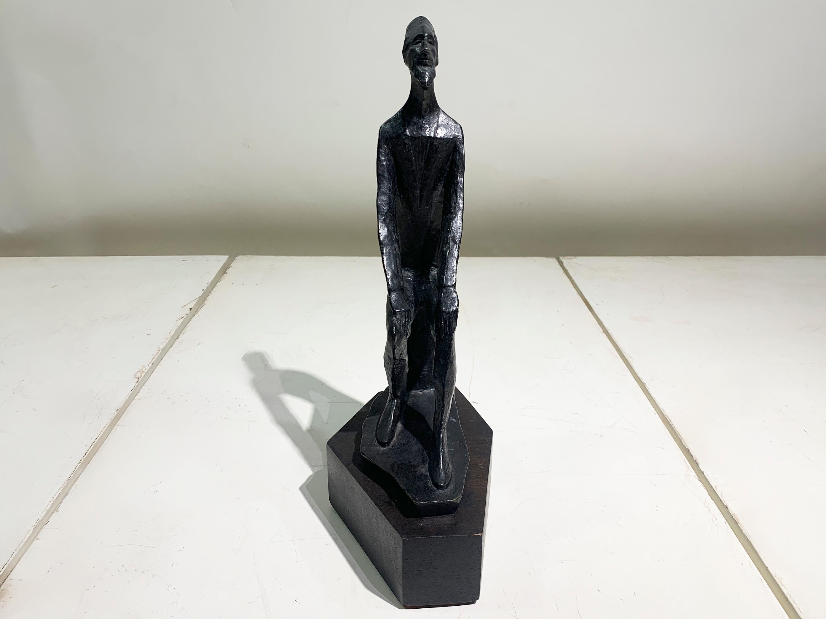 Patinato Scultura modernista d'epoca di figura orientale, circa anni '60, firmata alla base in vendita