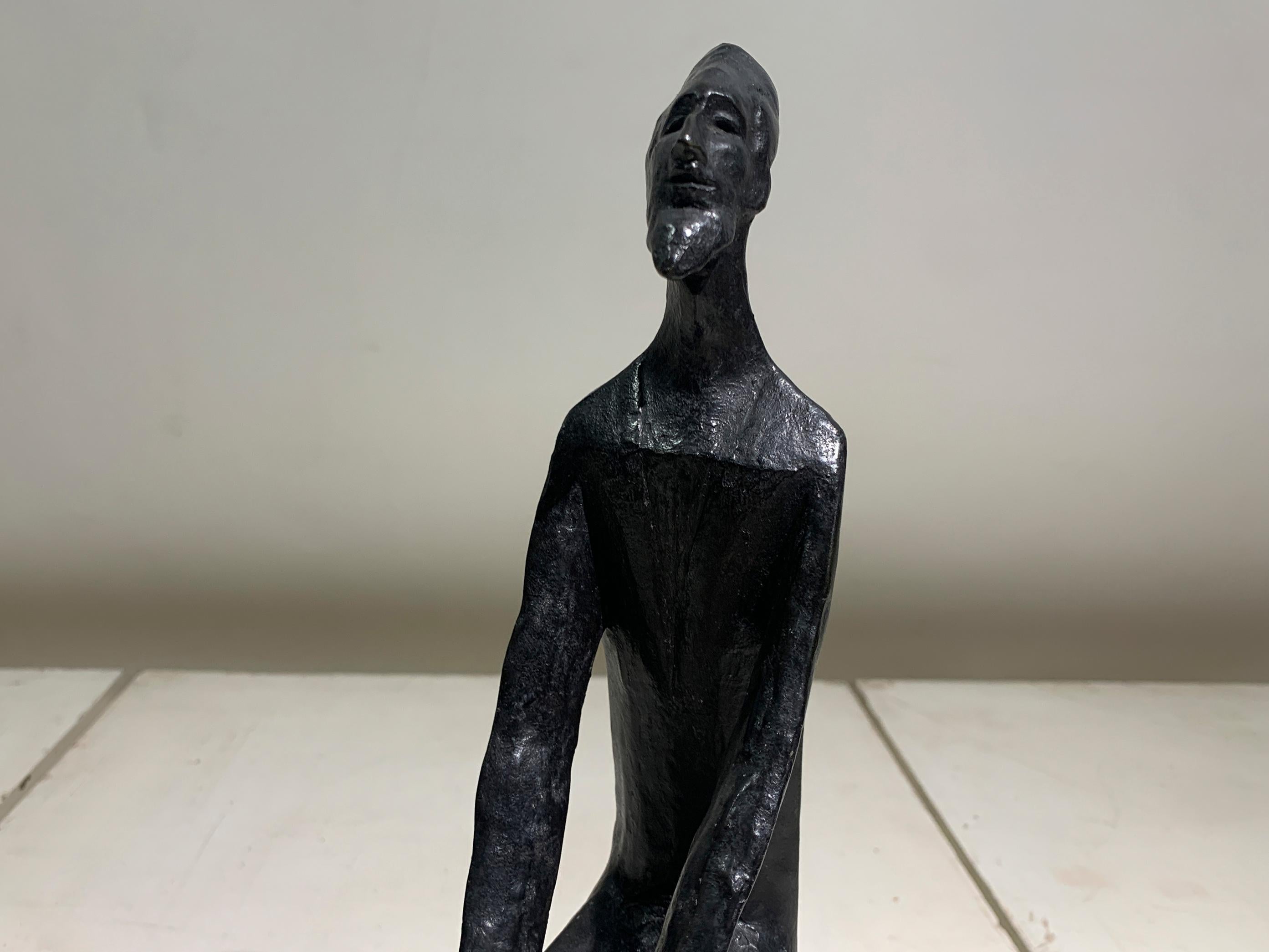 XX secolo Scultura modernista d'epoca di figura orientale, circa anni '60, firmata alla base in vendita
