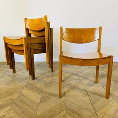 Chaises de salle à manger empilables modernistes vintage et vintage, lot de 4, années 1960