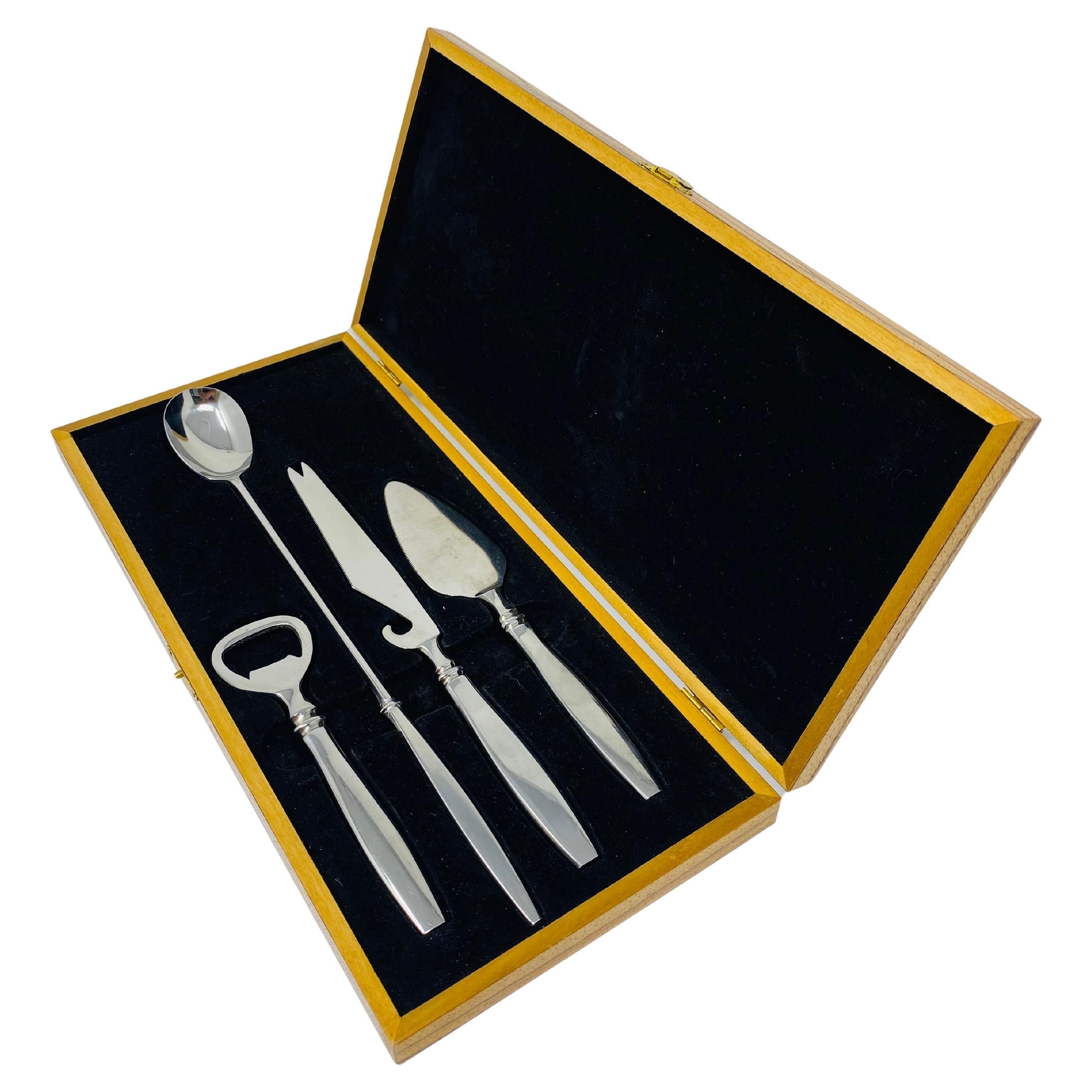 Set di utensili da bar in acciaio inossidabile vintage modernista in scatola Made in Japan