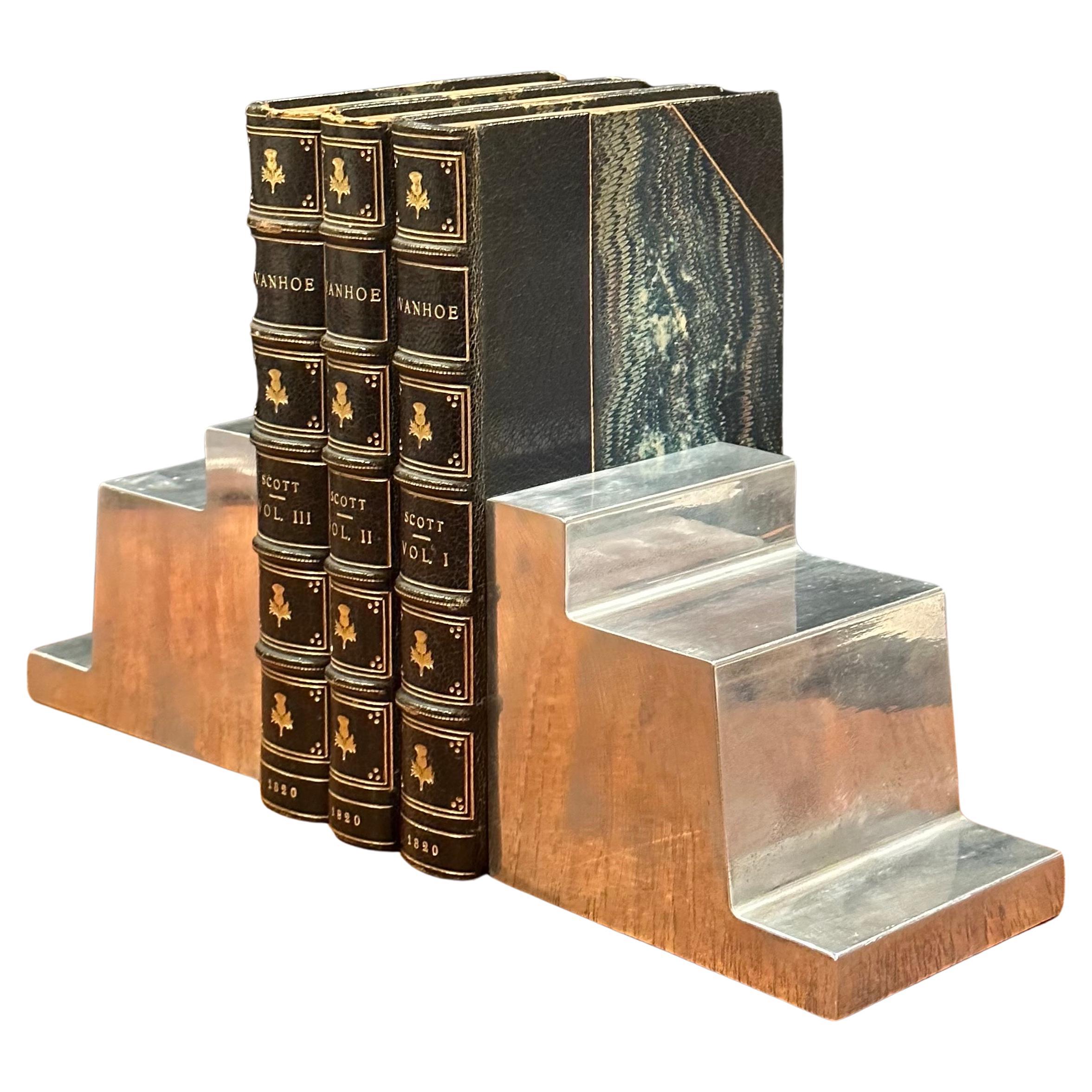 Modernistische Vintage-Buchstützen aus poliertem Stahl mit Stair-Schliff im Angebot 6