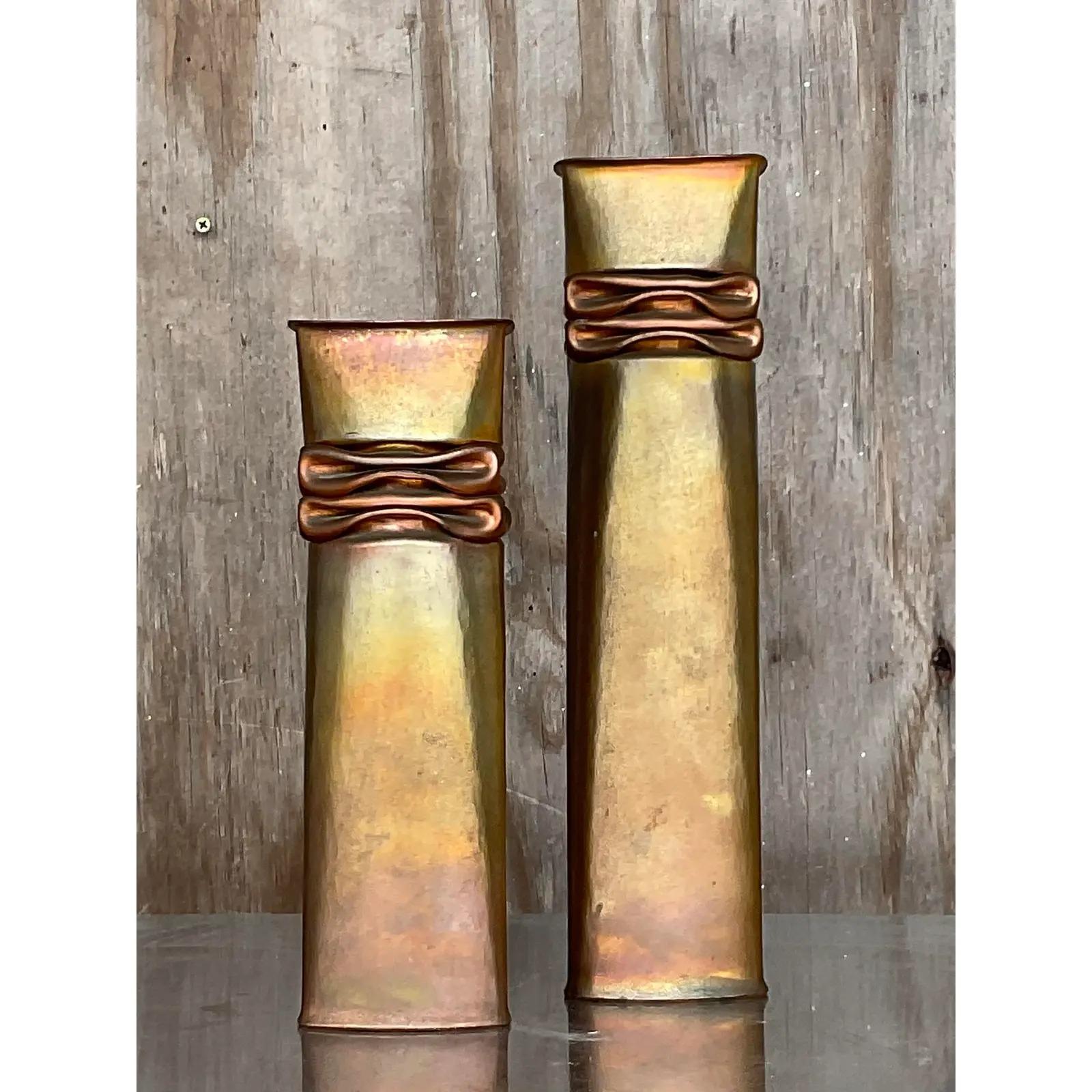 Postmoderne Vases modernistes vintage en cuivre nickelé Thomas Roy Markusen - Lot de 2 en vente