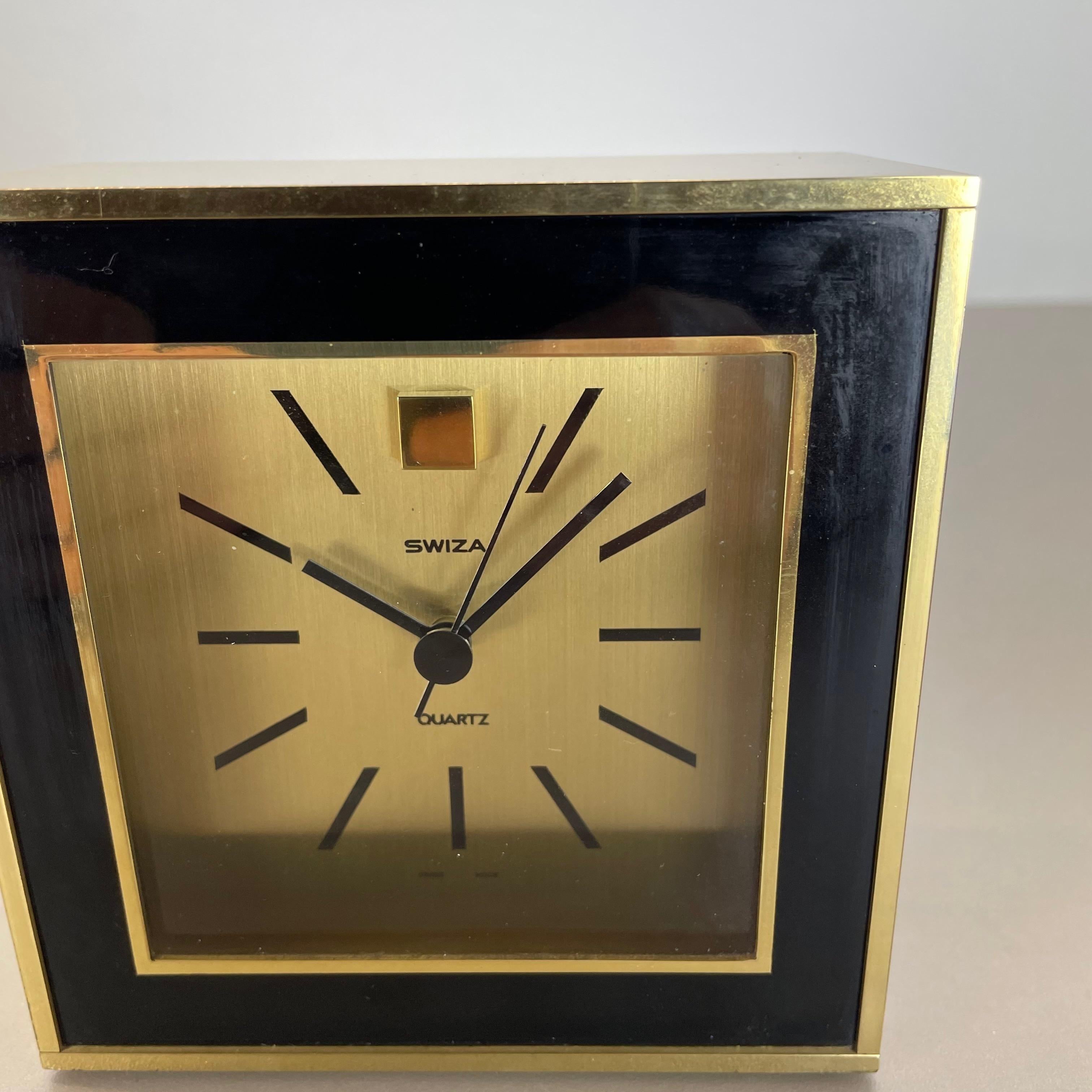 Vintage Modernist Wooden Brass Table Clock by Swiza, Switzerland 1970s In Good Condition In Kirchlengern, DE