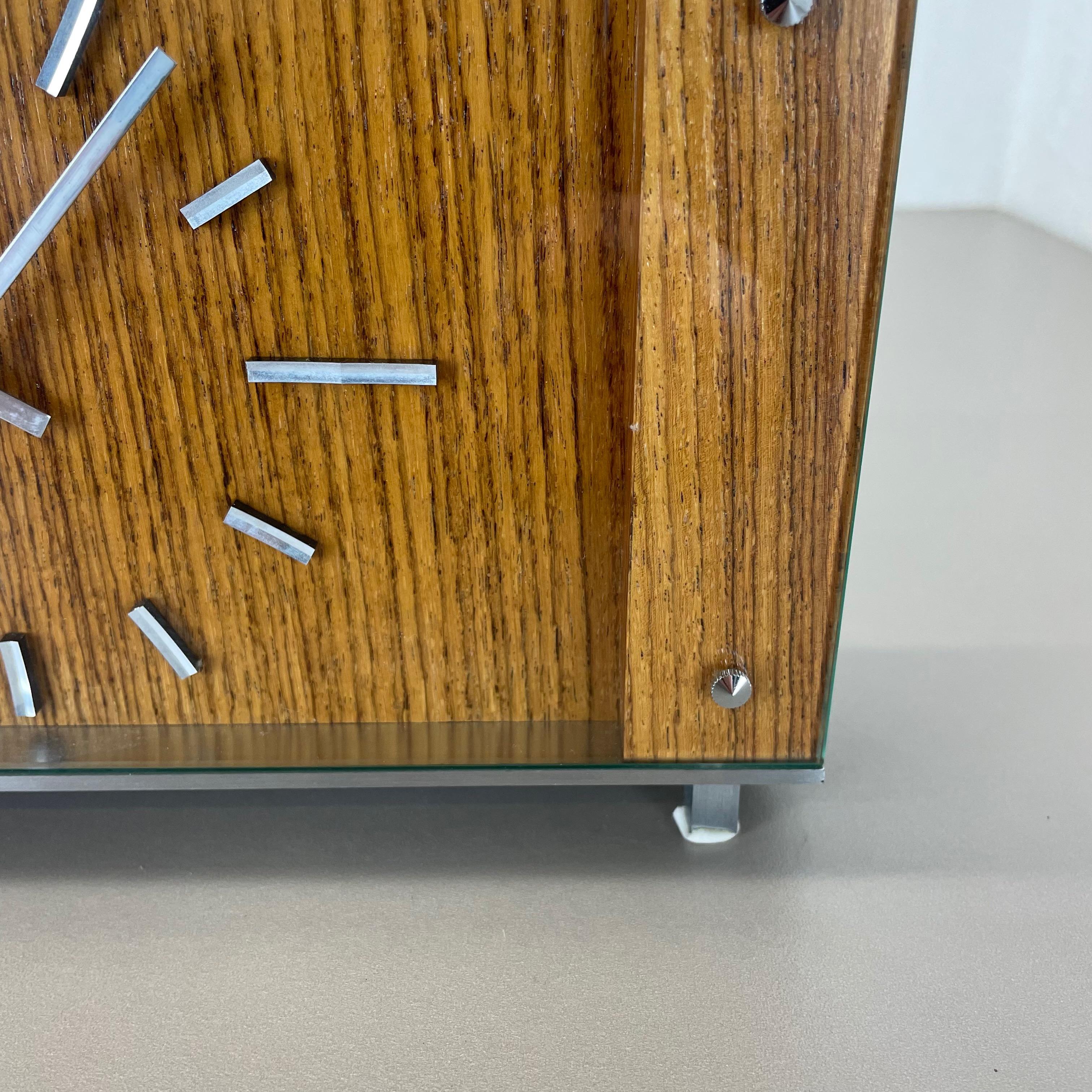 Vintage Modernist Wooden Teak Metal Table Clock by Zentra, Germany 1970s In Good Condition For Sale In Kirchlengern, DE