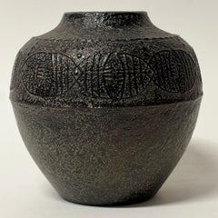 Vase japonais moderne et vintage des années 1960