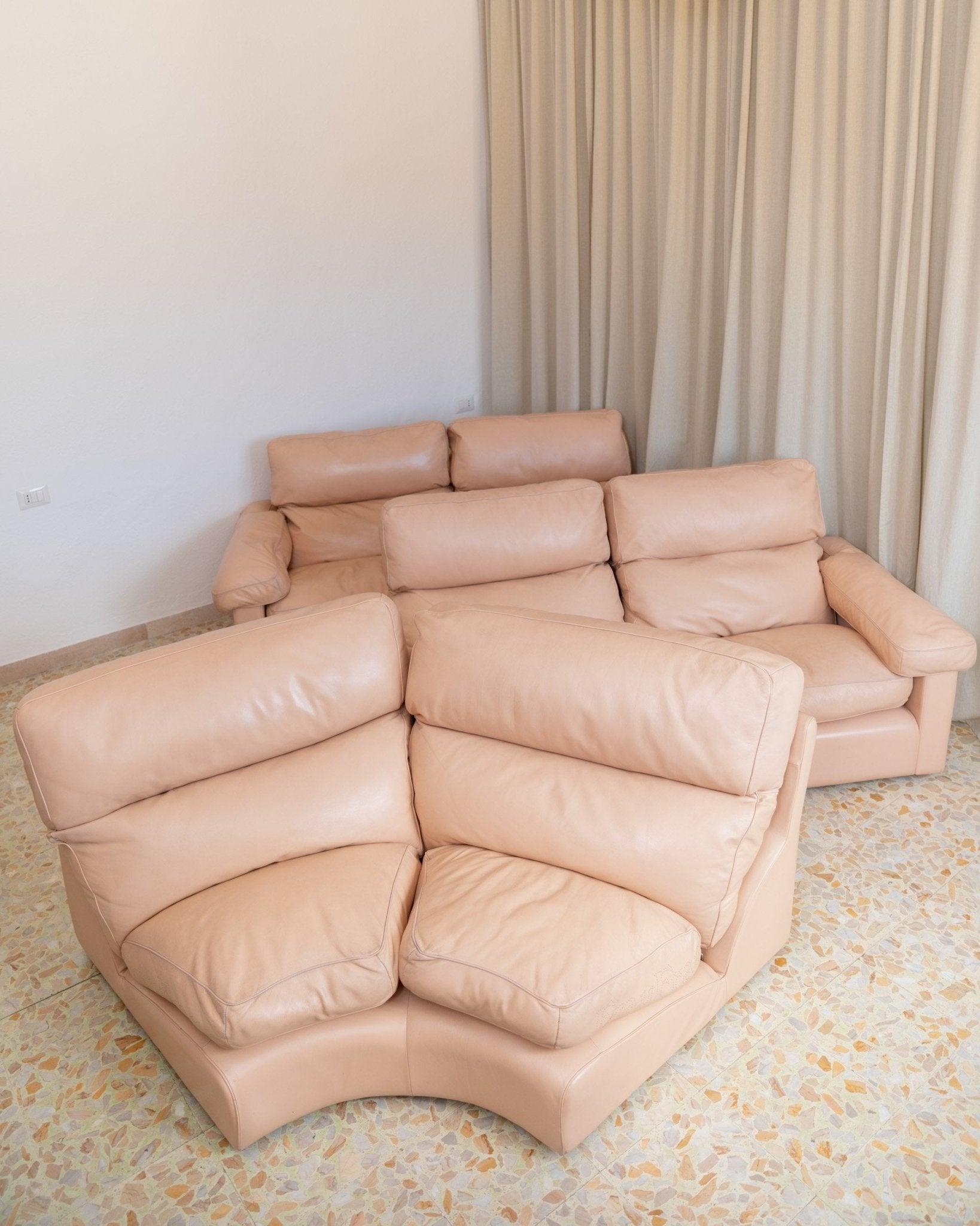 Mid-Century Modern Vintage Modular Leather Sofa In Blush Mid Century Model No, 1970 en vente