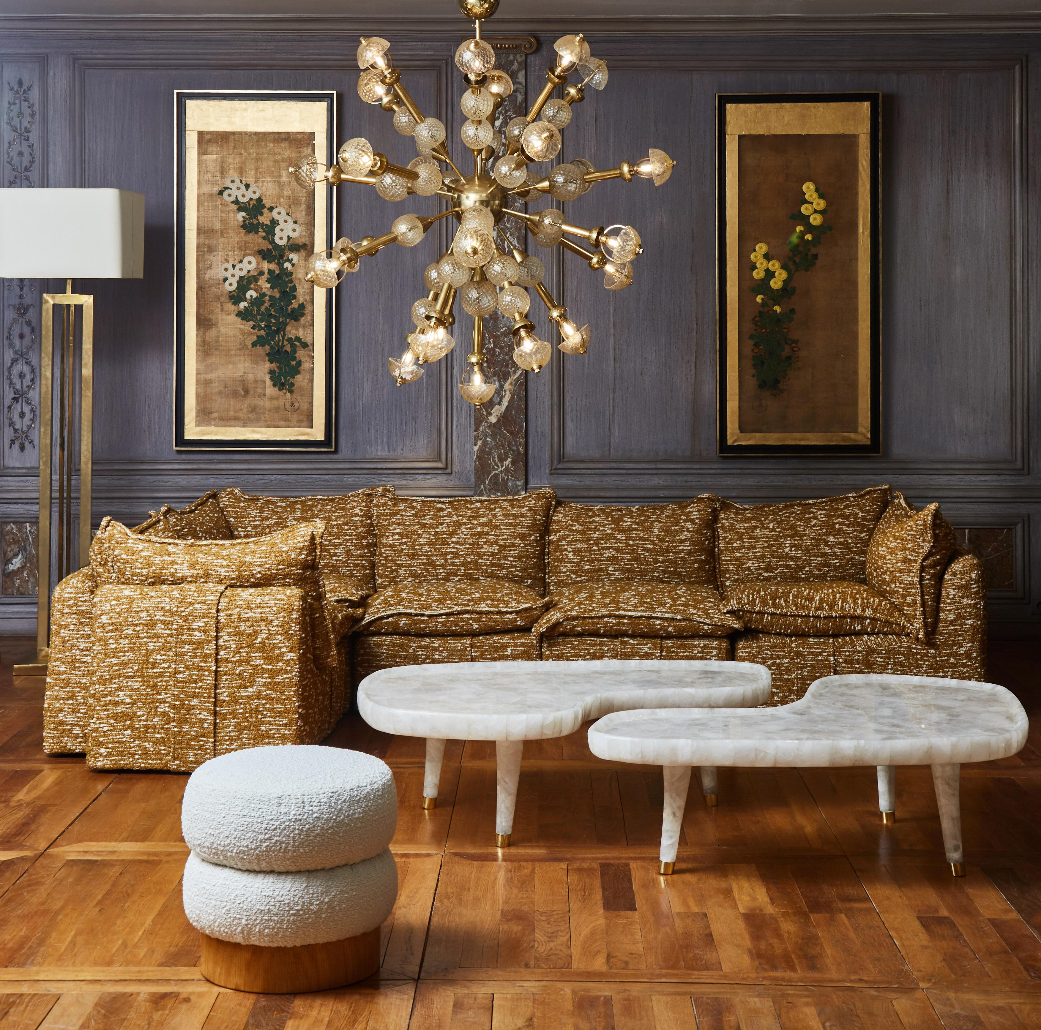 Exceptional modular sofa in 5 parts, entirely restored and reupholstered with a fabric by the prestigious brand Elitis.
Italy, 1970s.