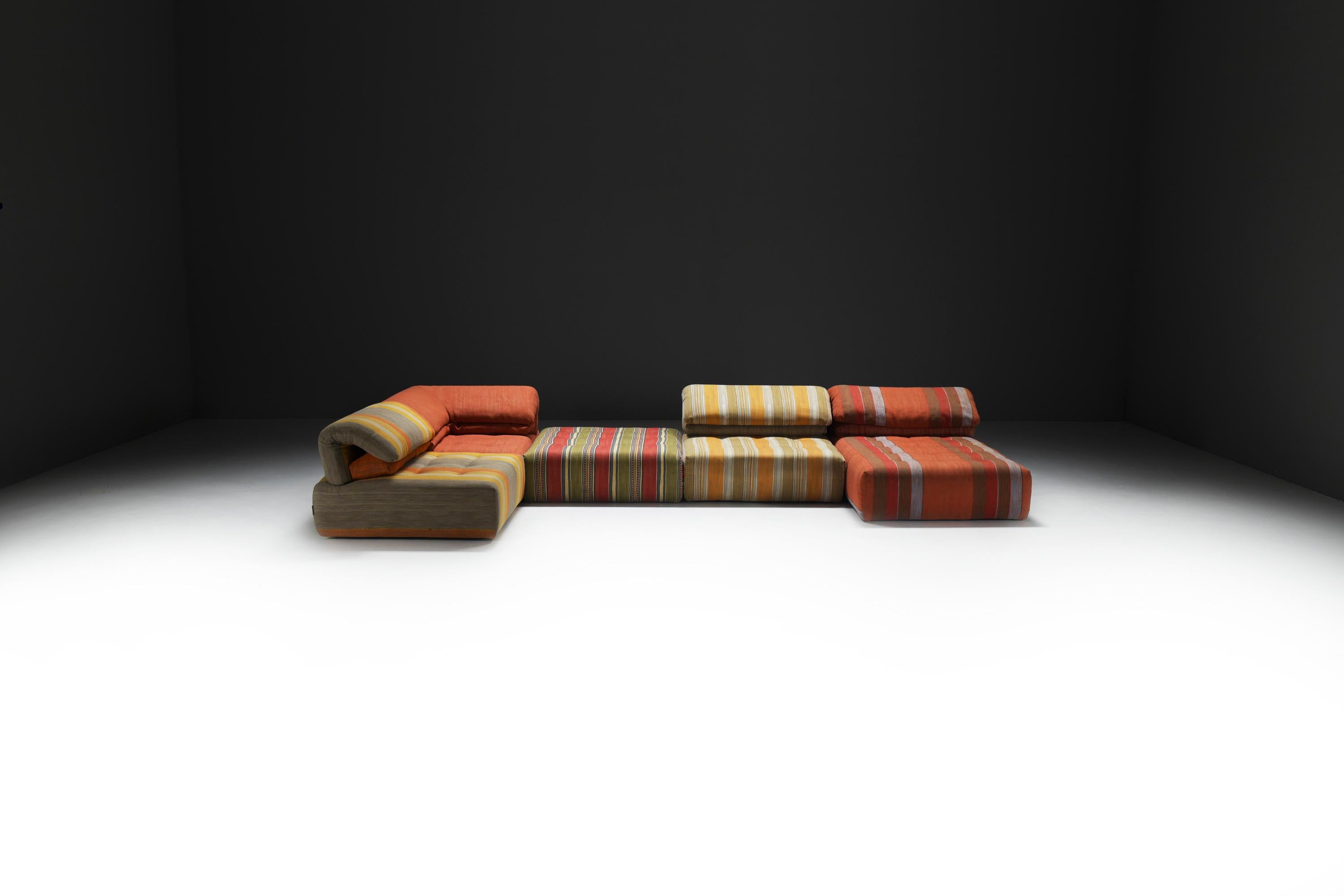 Canapé modulaire Voyage, Hans Hopfer, Roche Bobois, 1990
Canapé modulable en tissu Carpe Diem tissé à la main avec dossiers réglables et ambiance Boho-Ibiza

Découvrez ce spectaculaire canapé modulaire vintage Voyage, conçu par le légendaire Hans
