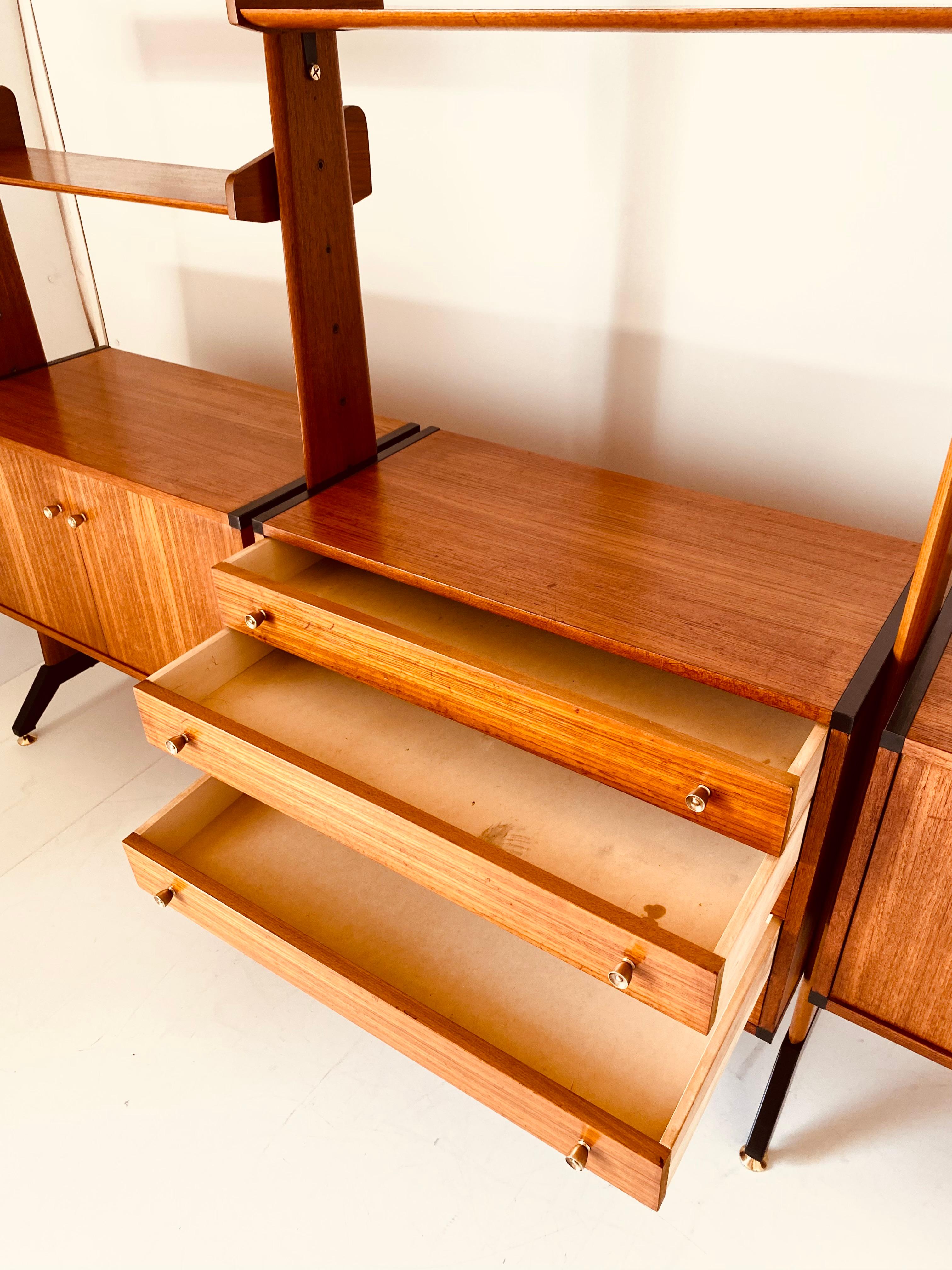 Vintage Modular Wood Bookcase by Vittorio Dassi, Italy, 1960s For Sale