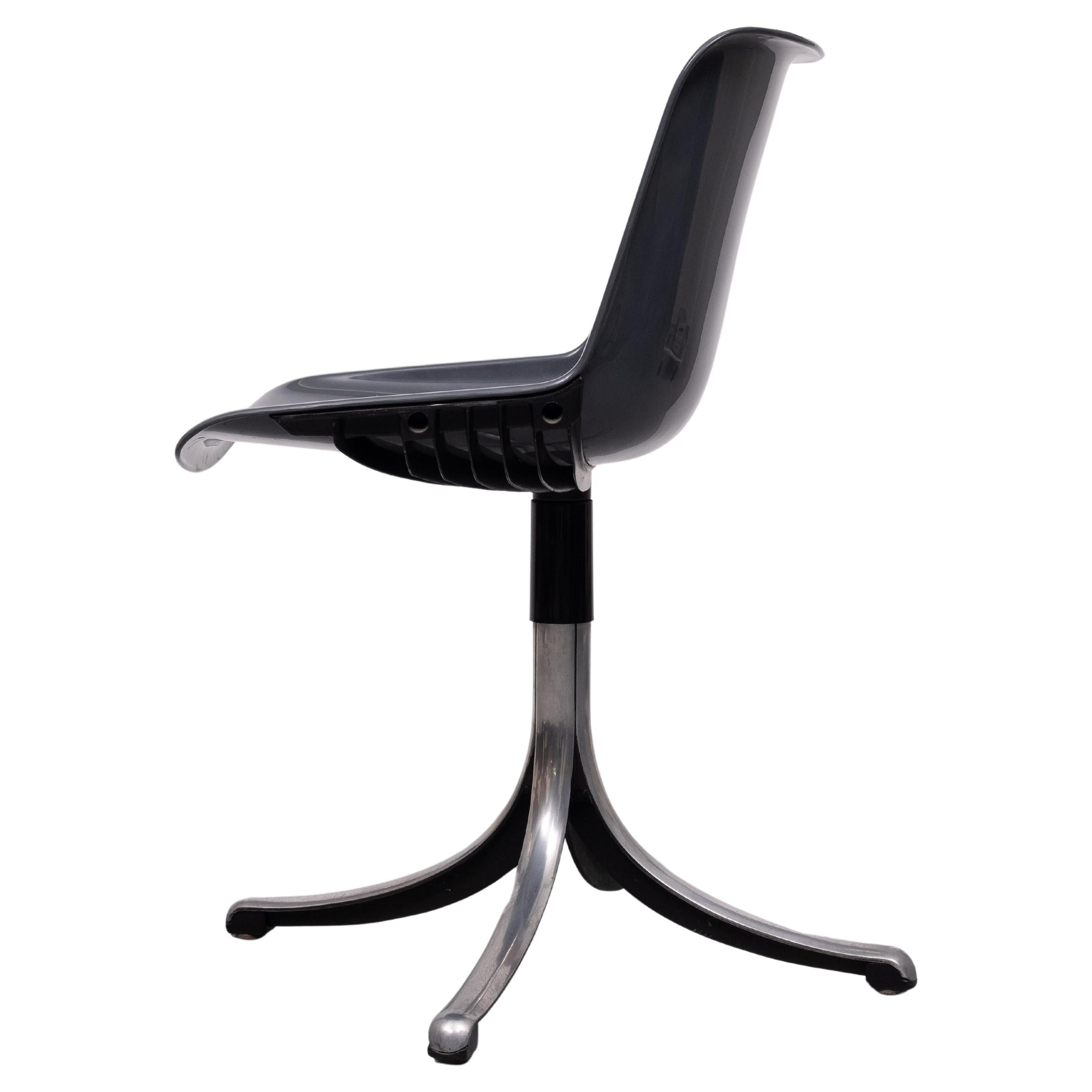 Italian Modus Desk chair designed by Osvaldo Borsani for Tecno in 1968. The Grey seat is made of plastic reinforced with fiberglass and the 5 -star base is made of polished cast aluminum. These chairs can swivel and are adjustable in height.  Great