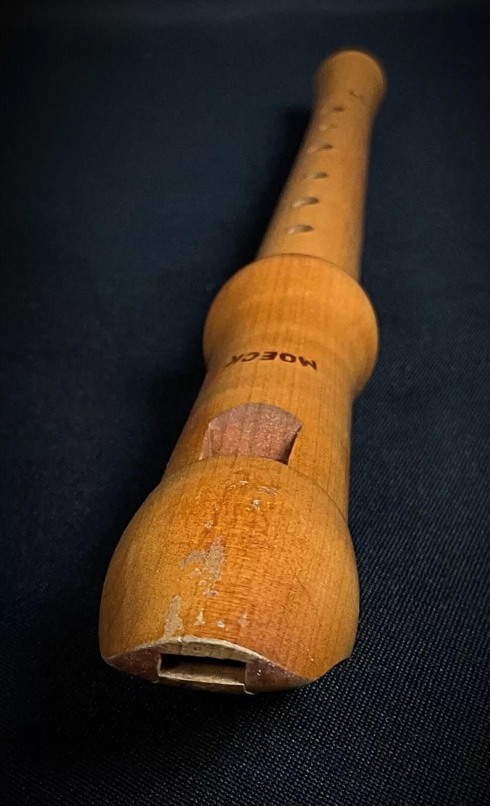 French Vintage Moeck German Wooden Flute with Original Box and Instruction Book - 2Y330 For Sale