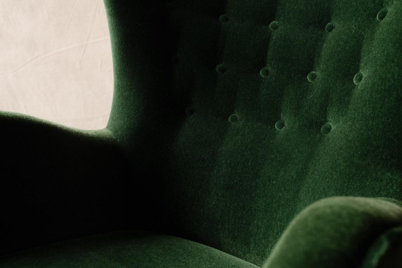 Vintage Mogens Lassen Lounge Stuhl aus Dänemark, CIRCA 1950. Sehr bequemes Modell, gepolstert mit grünem Mohair-Samt. Ausgezeichneter Zustand.

Wir haben nicht die Zeit, zu jedem unserer Stücke eine ausführliche Beschreibung zu schreiben. Wir ziehen