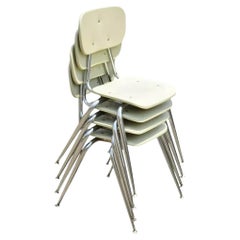 Stapelbare Schul-Beistellstühle aus geformtem Kunststoff und Chrom mit Metallfuß - 4er-Set