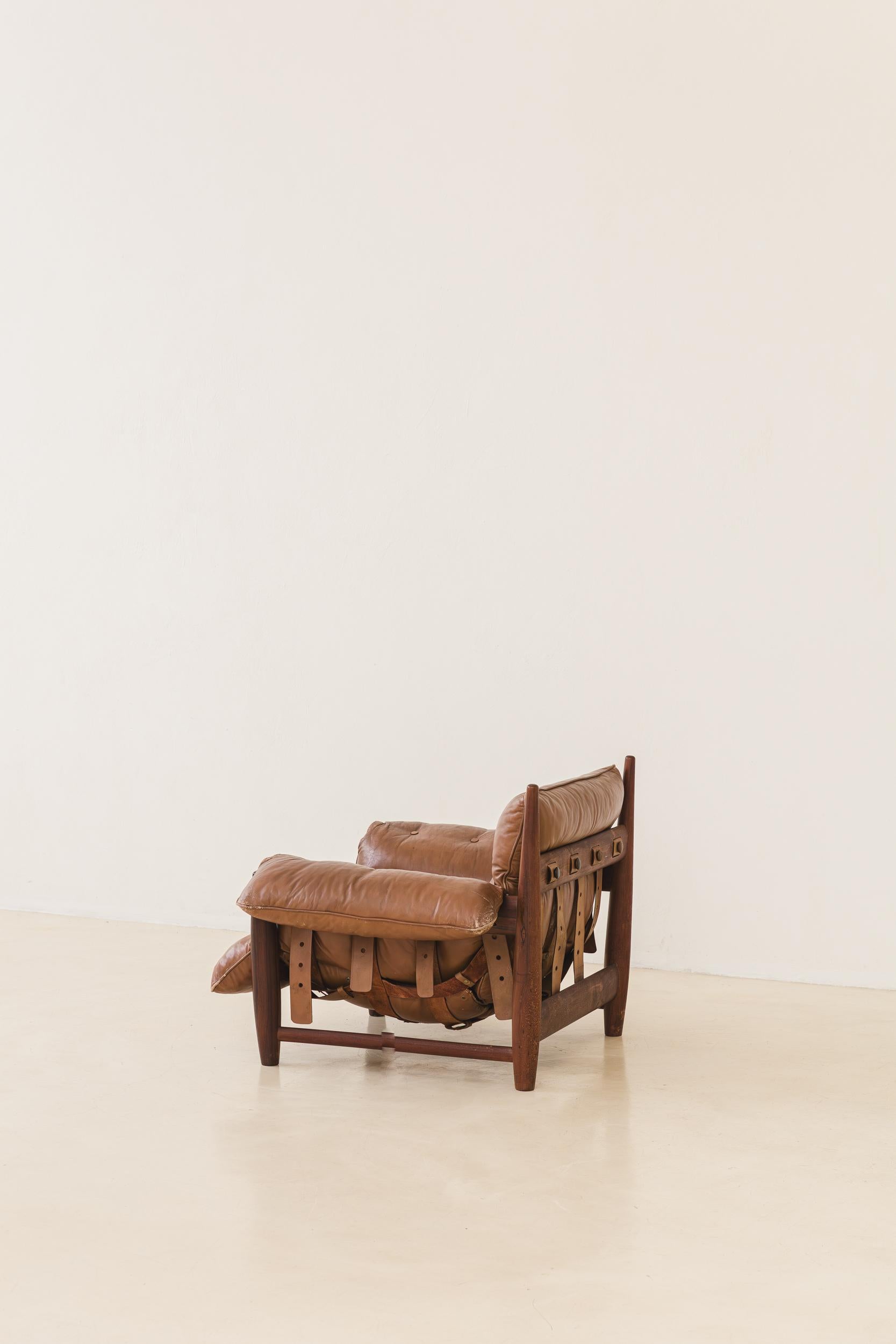 Vintage 'Mole' Rosewood Armchair with Ottoman by Sergio Rodrigues, 1957, Brazil In Good Condition For Sale In New York, NY