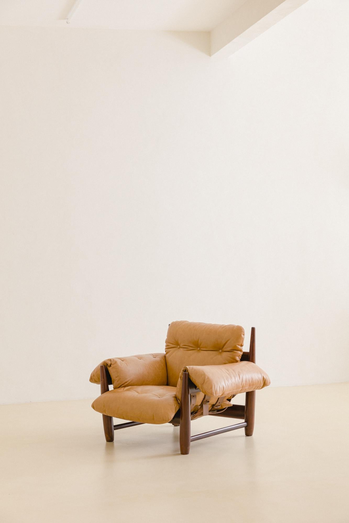 Mid-Century Modern Vintage 'Mole' Rosewood Armchair with Ottoman by Sergio Rodrigues, 1957, Brazil