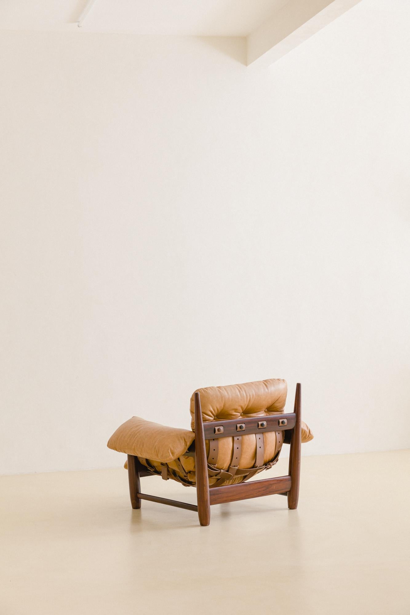 Mid-20th Century Vintage 'Mole' Rosewood Armchair with Ottoman by Sergio Rodrigues, 1957, Brazil