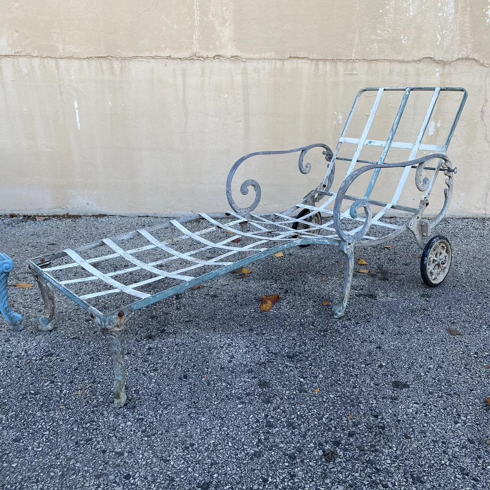Unknown Vintage Molla Cast Aluminum Hollywood Regency Pool Patio Chaise Lounge - a Pair For Sale