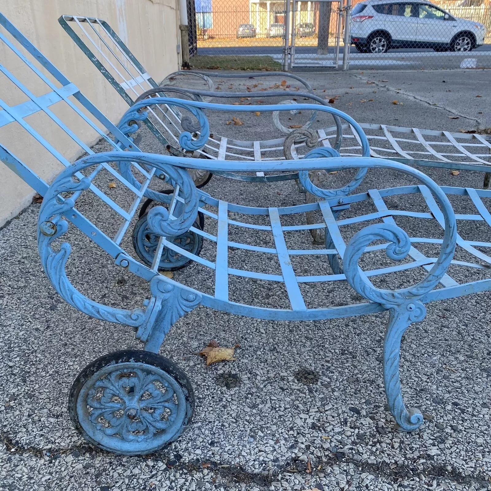 20th Century Vintage Molla Cast Aluminum Hollywood Regency Pool Patio Chaise Lounge - a Pair For Sale