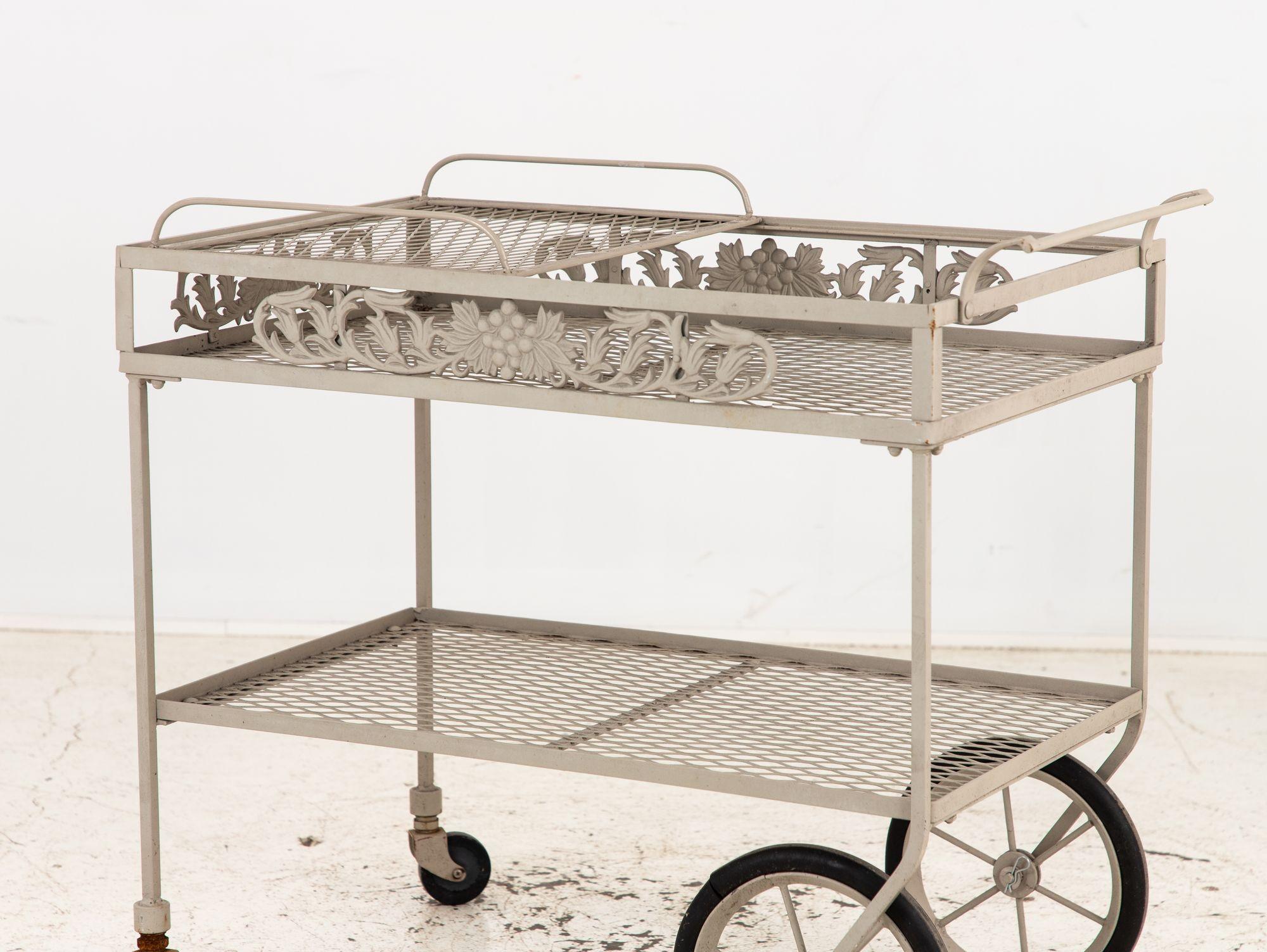 Vintage Molla Style Metal Outdoor Bar Cart In Good Condition For Sale In South Salem, NY