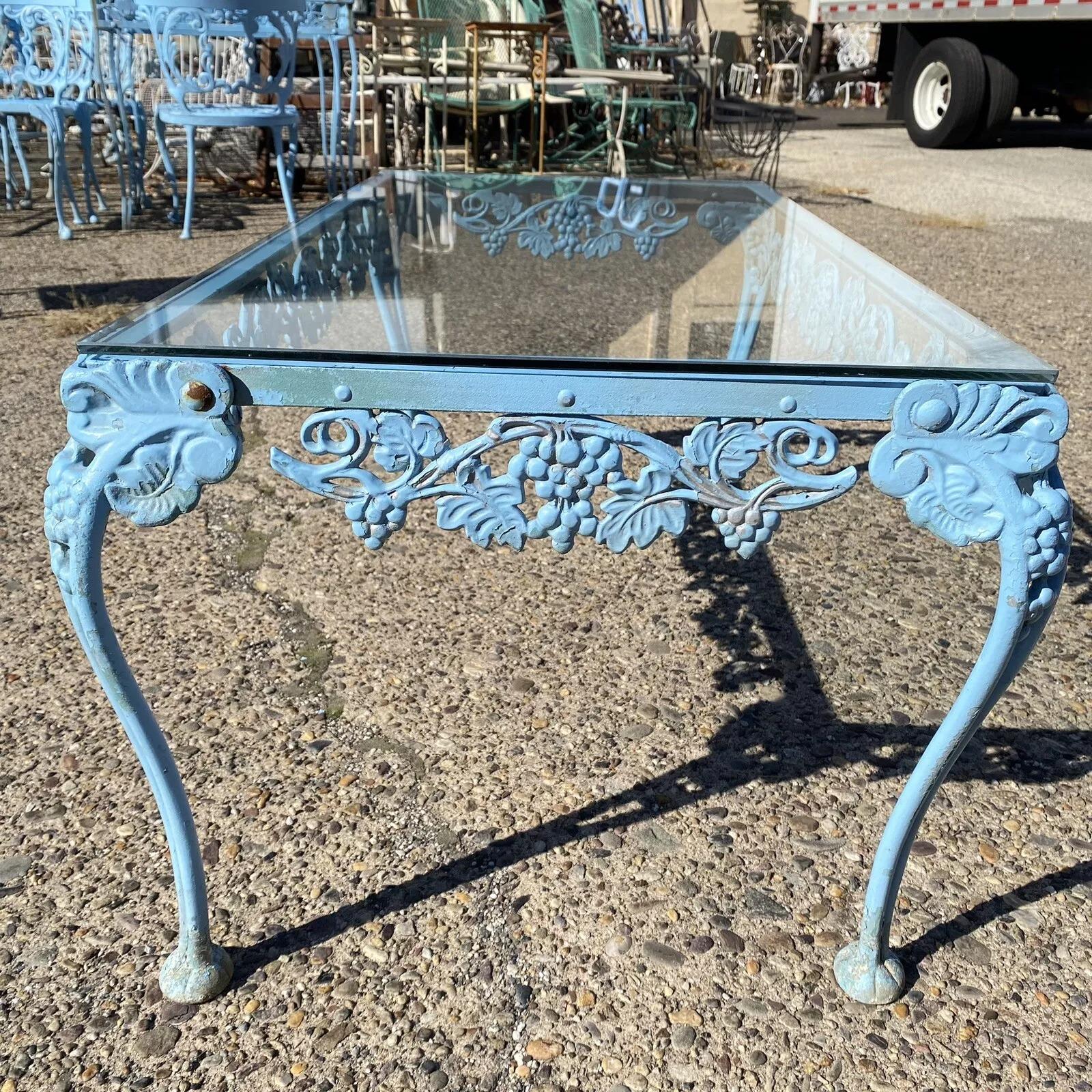 Vintage Molla Victoriana Aluminio Fundido Metal Tapa de Cristal Mesa de Centro para Patio de Jardín siglo XX en venta
