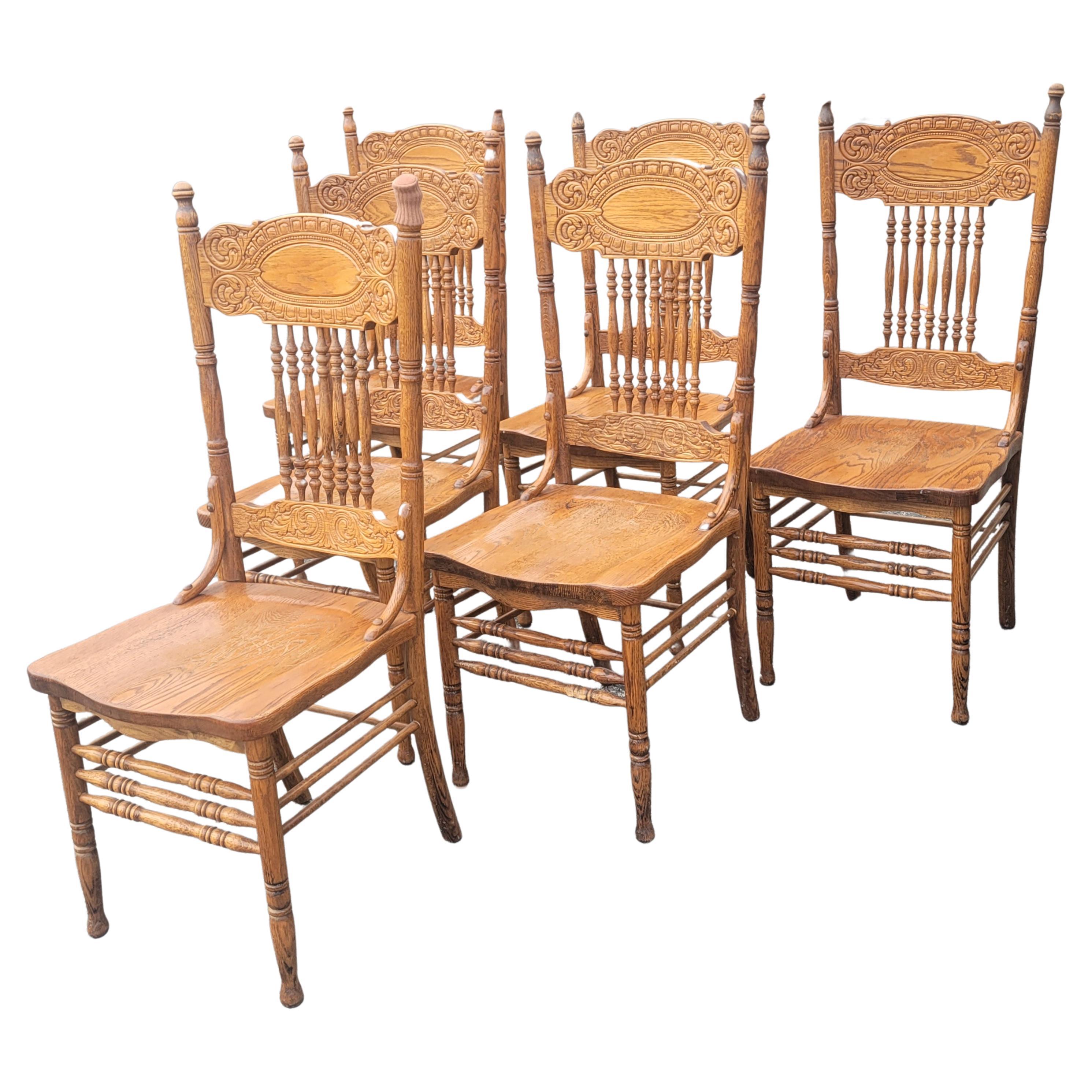 Fait main Chaises de salle à manger vintage Mona Liza Furniture fabriquées à la main en chêne à dossier pressé, lot de 6 en vente
