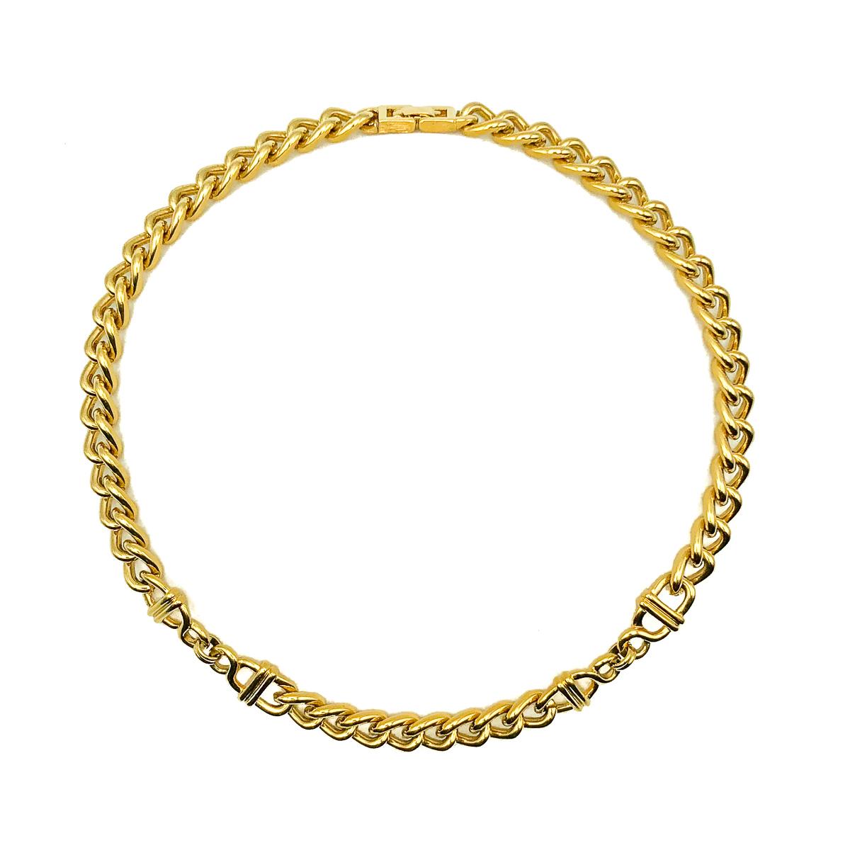 A Vintage Monet Fancy Link Chain. Crafted in gold plated metal. Substantial and wonderful quality. Very good vintage condition, signed, 43cms. Wonderfully stylish for all occasions. 

Established in 2016, this is a British brand that is already