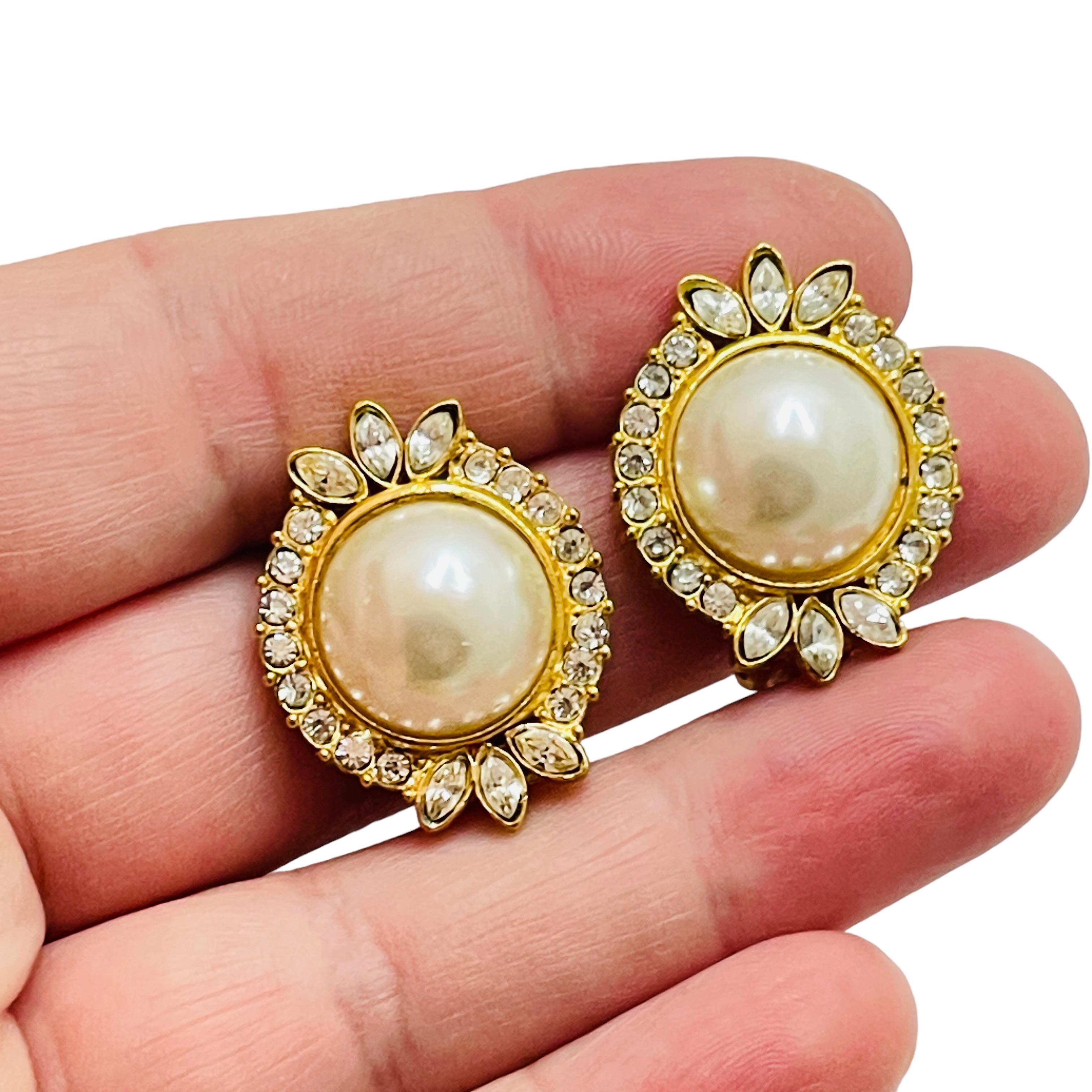Women's or Men's Vintage gold pearl rhinestone clip on earrings For Sale