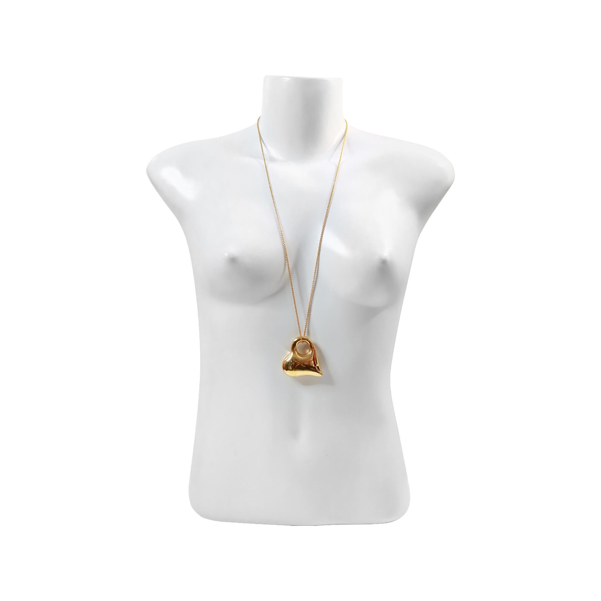 Vintage Monet Long Link Halskette Dangling Herz CIRCA 1990's für Damen oder Herren im Angebot