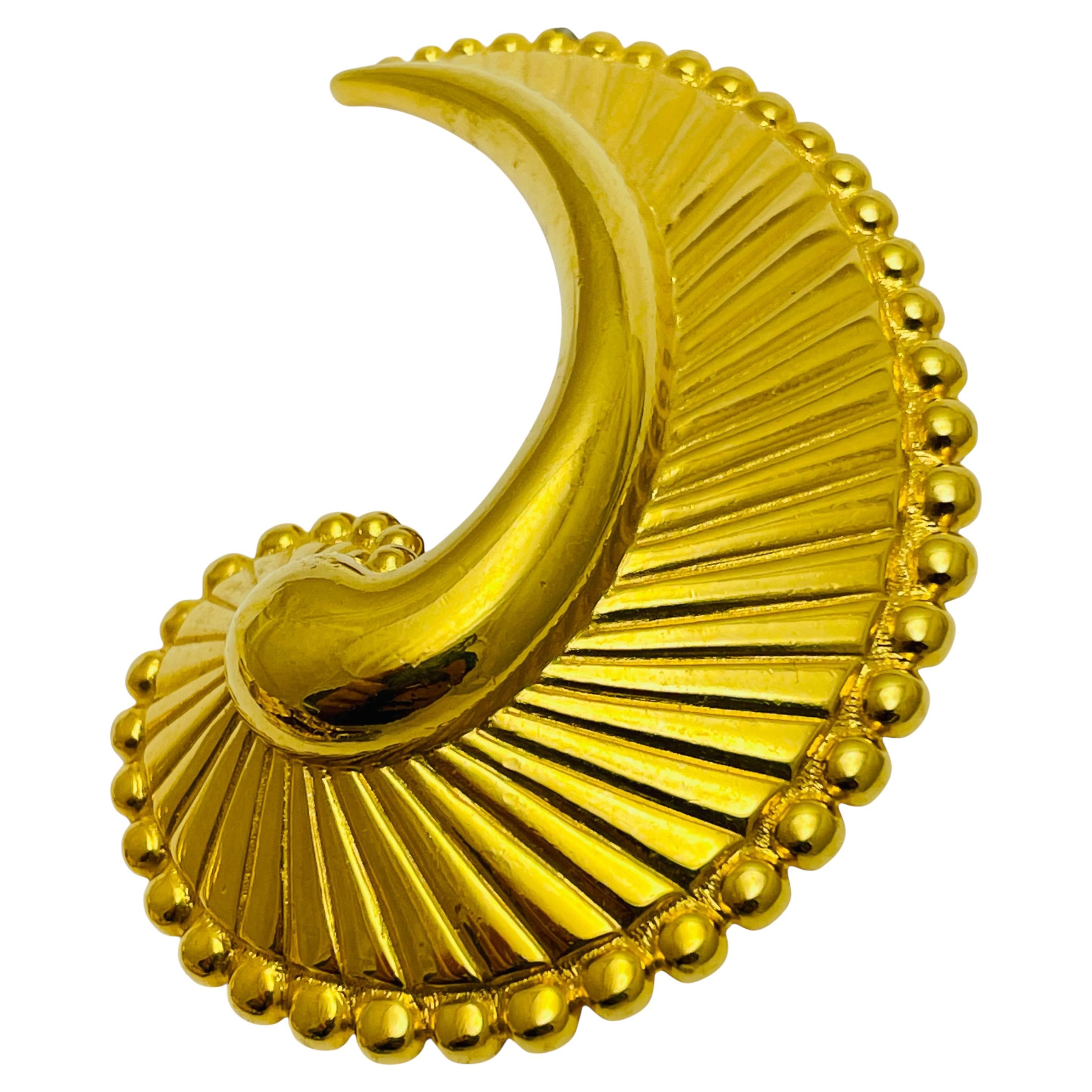 Spilla d'oro firmata Monet d'annata