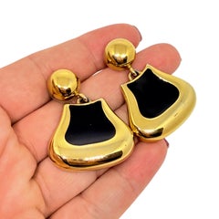 Vintage Monet signé en émail noir ton or boucles d'oreilles dangle designer