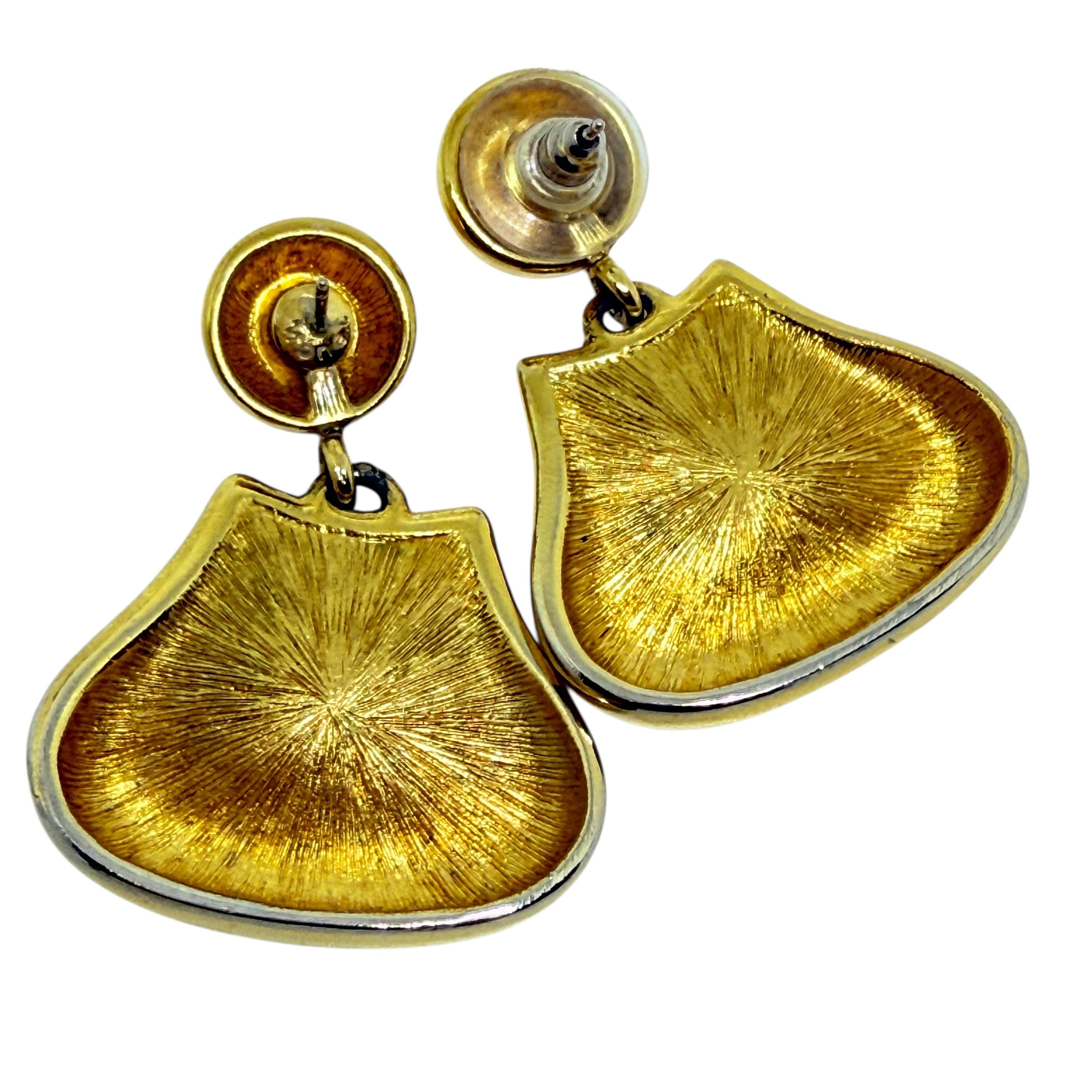 Orecchini pendenti firmati Monet d'epoca in smalto nero tono oro In condizioni buone in vendita a Palos Hills, IL