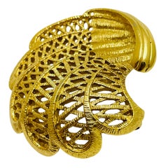 Vintage MONET signed gold tone designer brooch