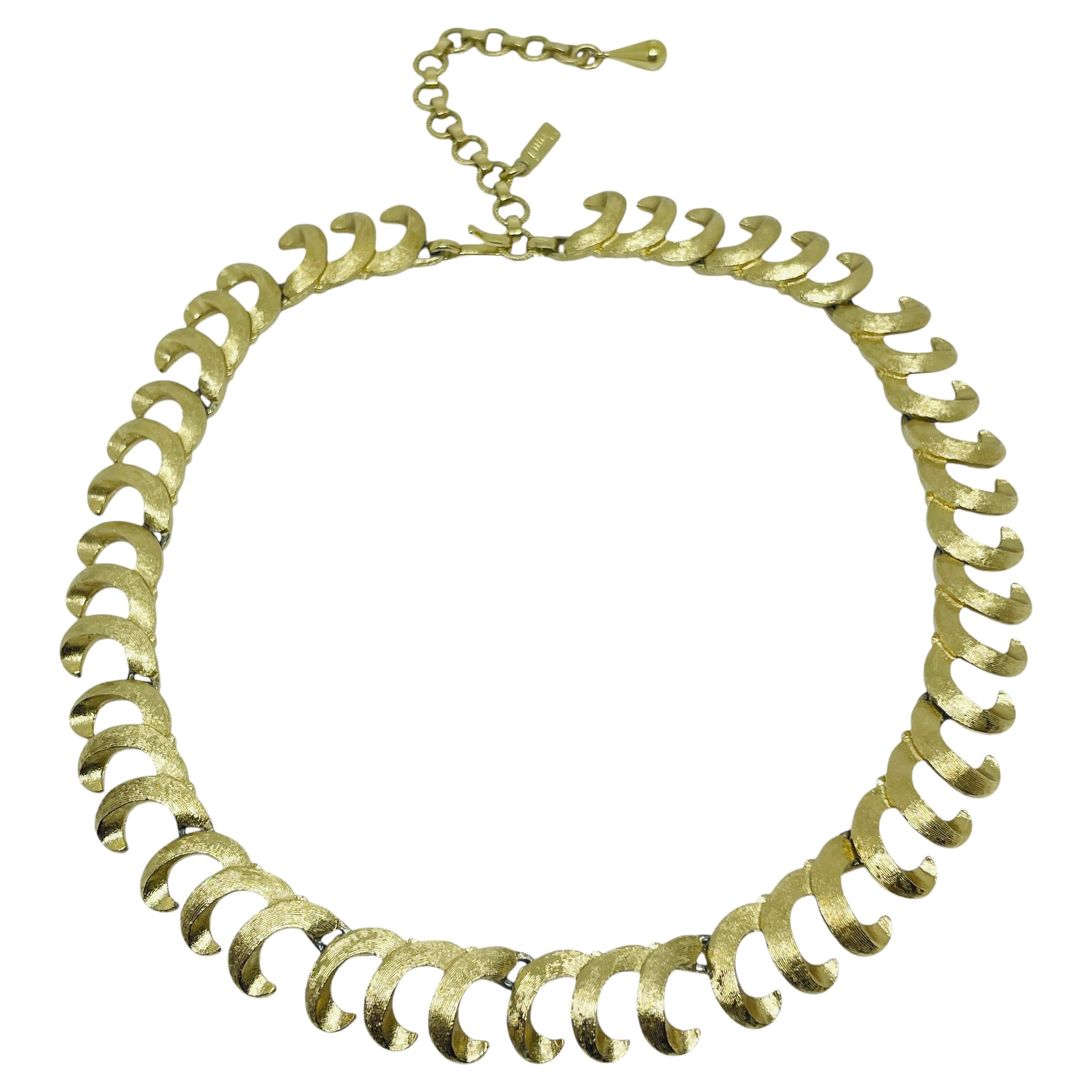 Collar de diseño vintage MONET firmado en tono dorado