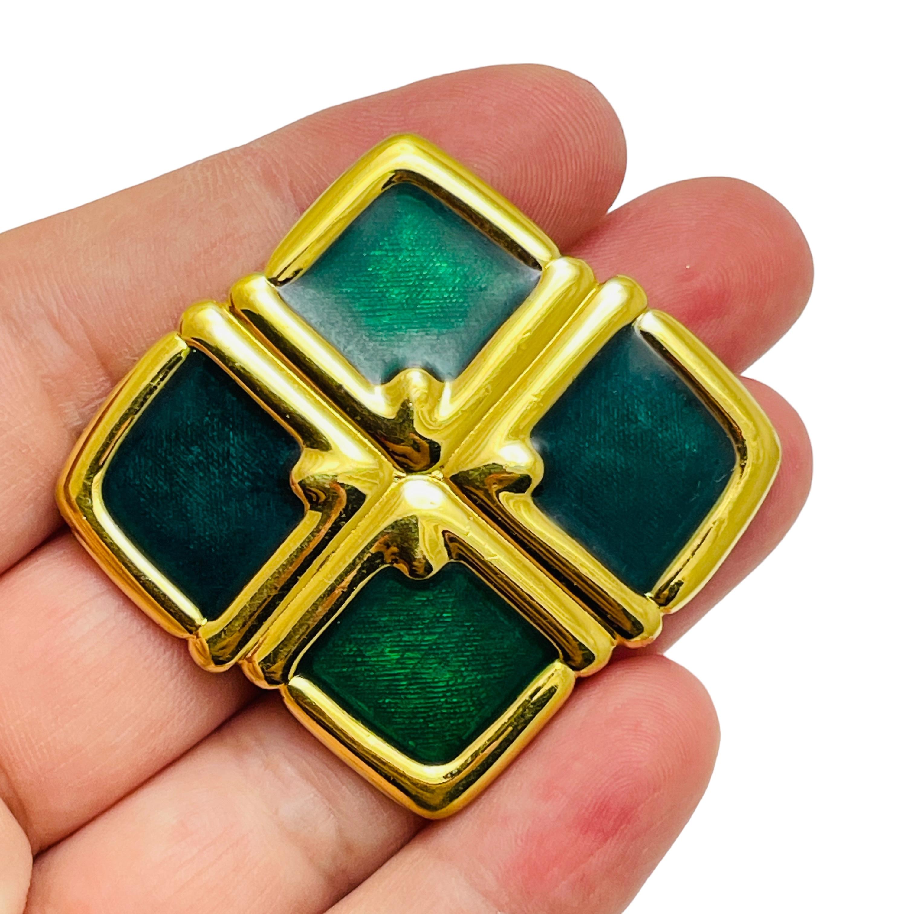 Women's Vintage MONET signed gold tone enamel designer brooch For Sale
