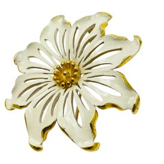 Broche vintage MONET signée en émail ton sur ton et en or.