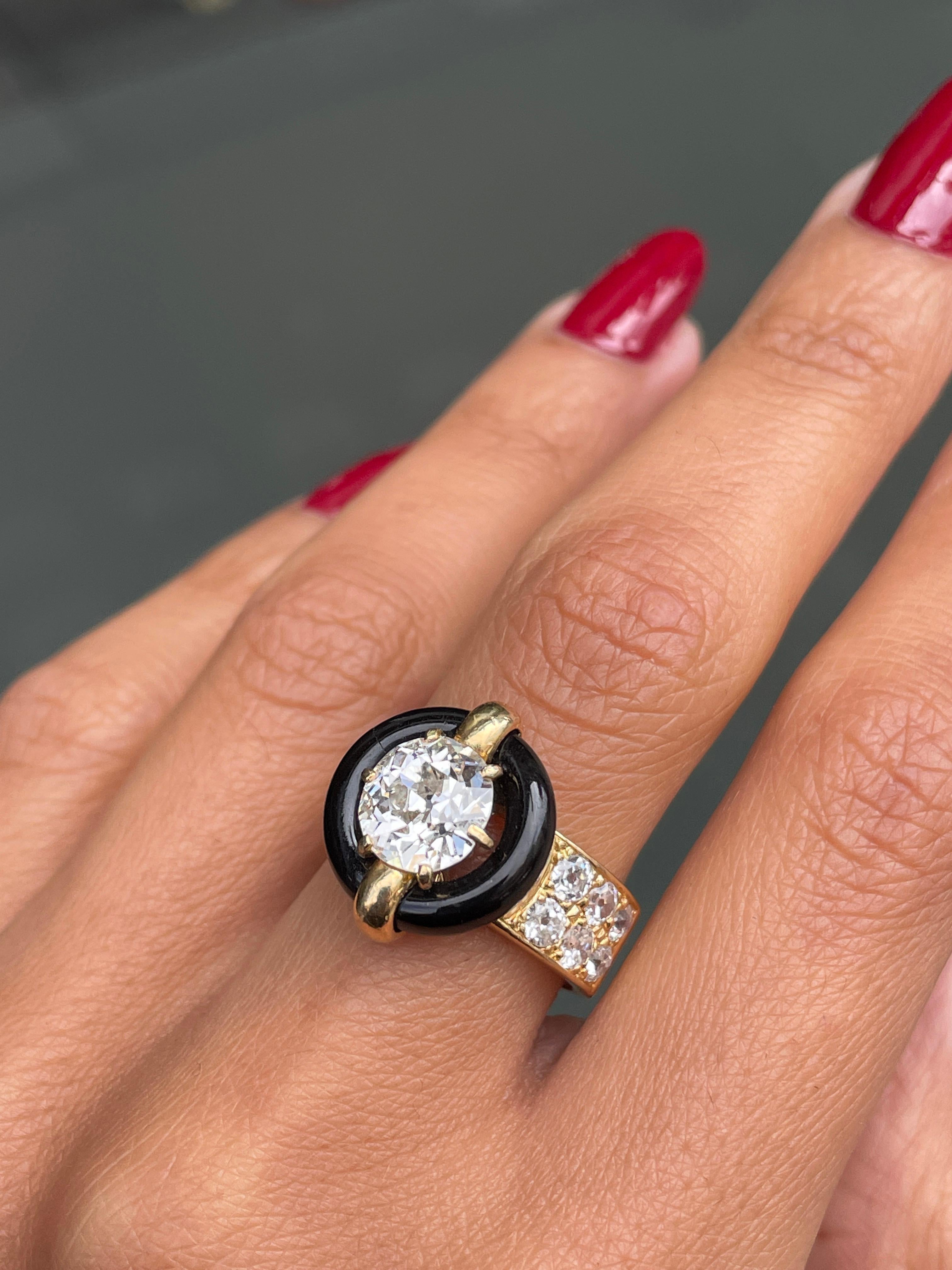 Retro Vintage Montres Mauboussin 1.84ct Old Cut Diamond and Onyx 18K Gold Ring, French For Sale