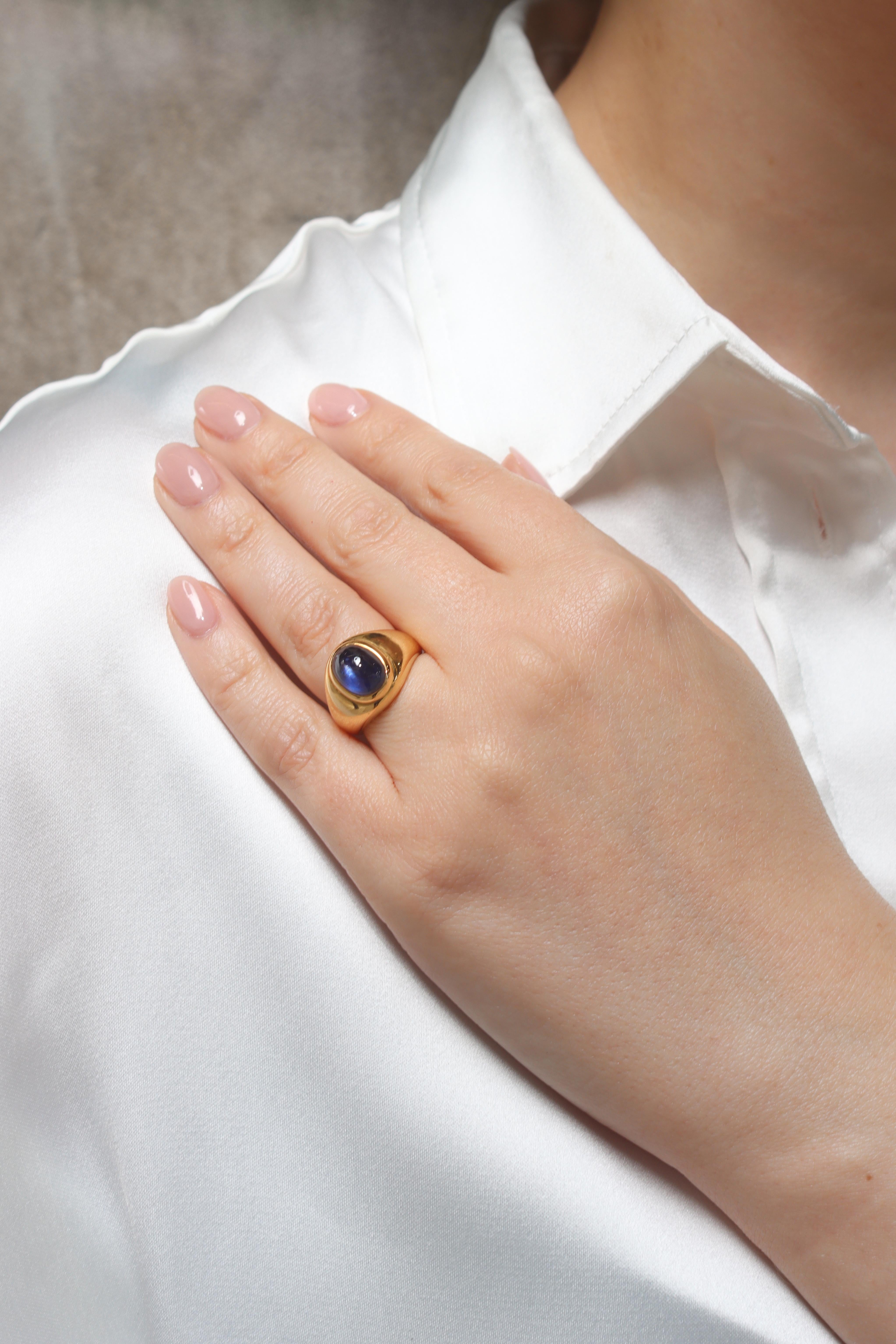 Women's or Men's Vintage Monture Cartier Burmese Sapphire Ring, circa 1970 For Sale